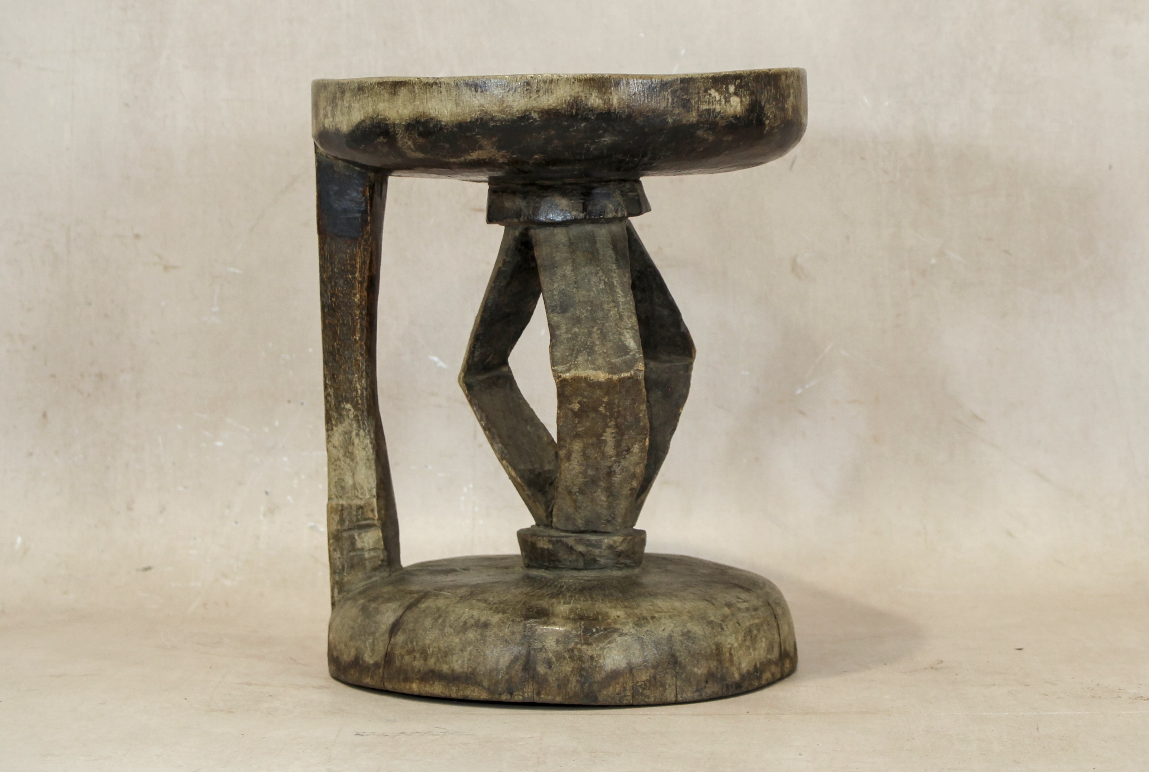 Tonga Stool - 20.2