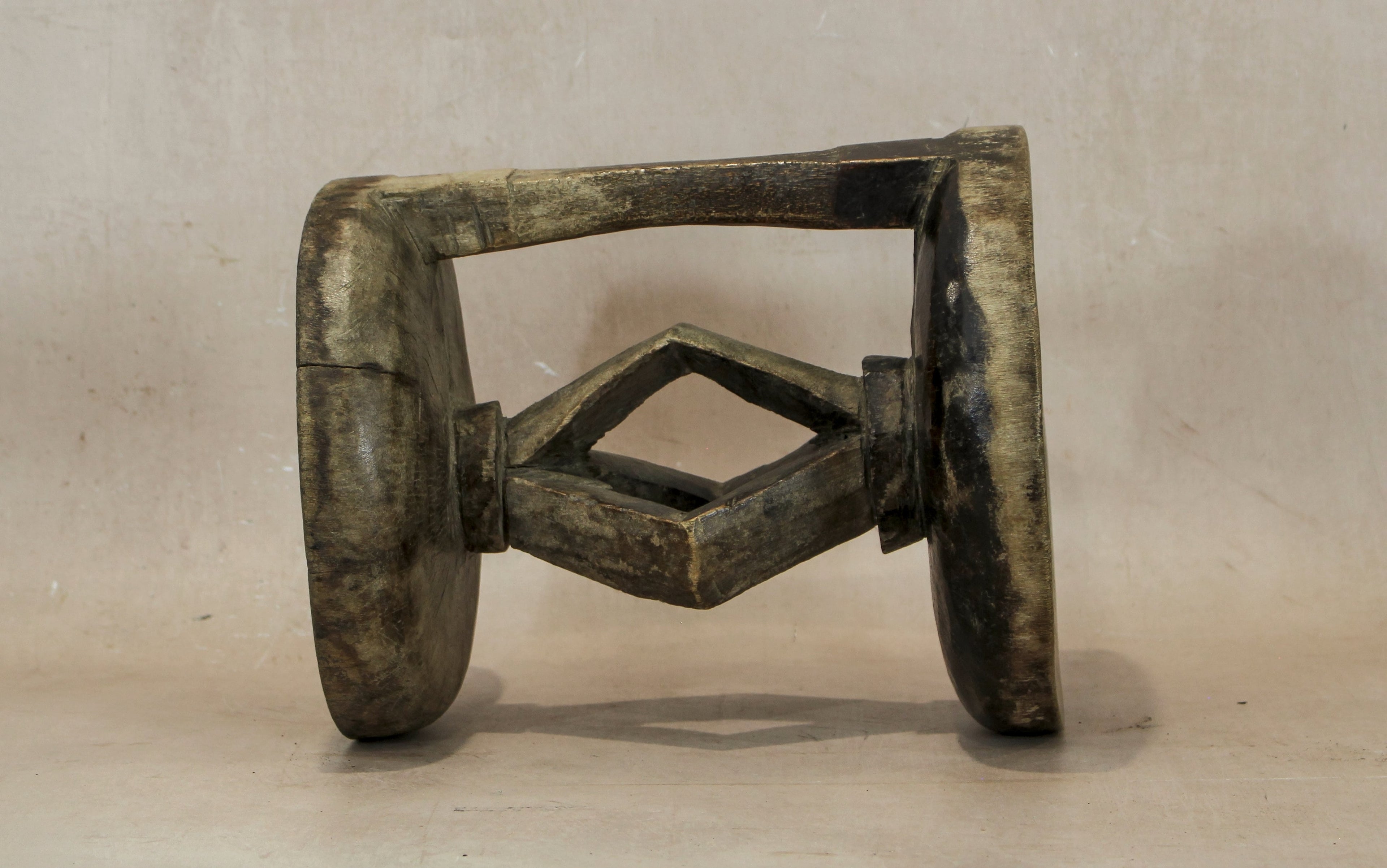 Tonga Stool - 20.2