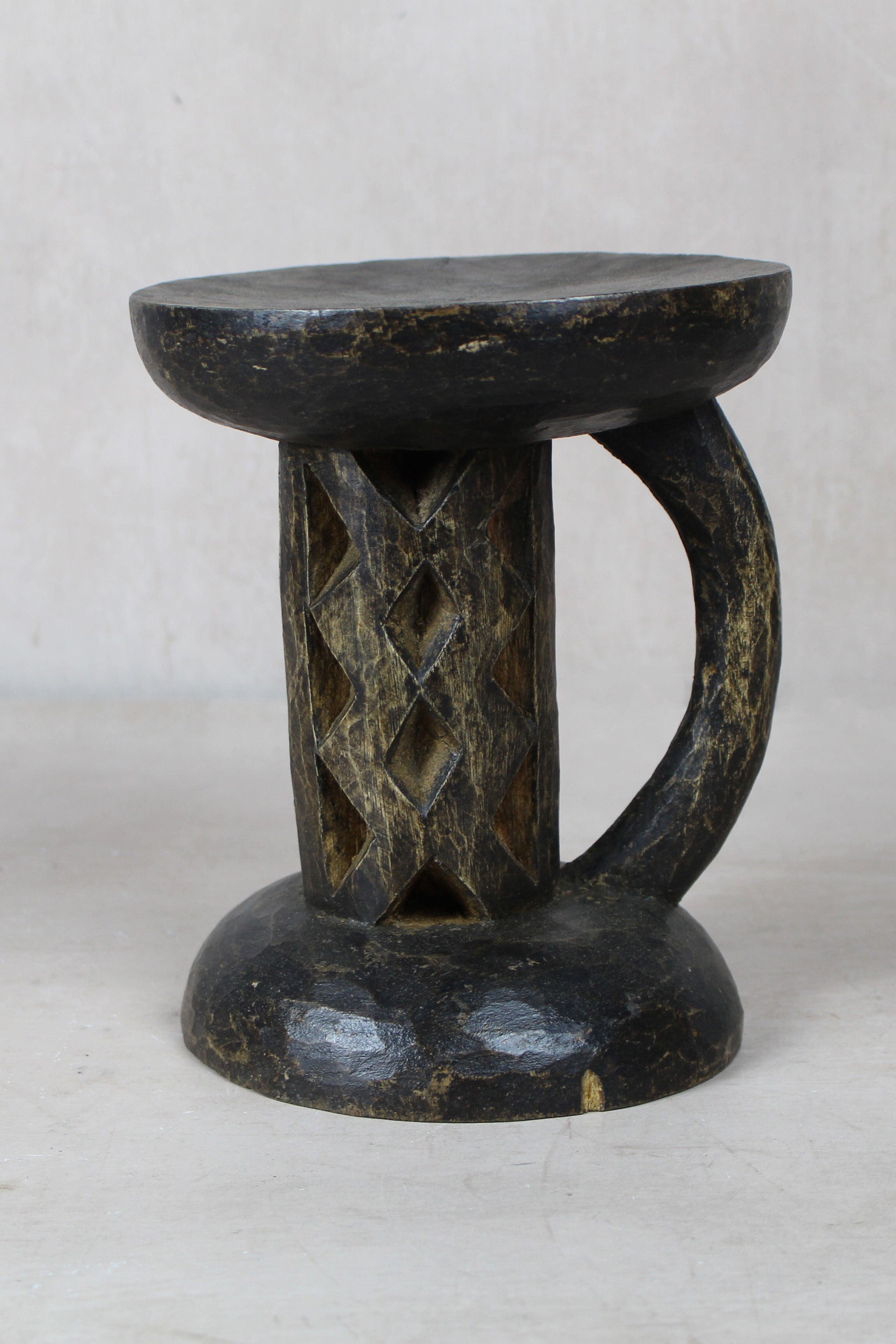 Tonga Stool - 172.4