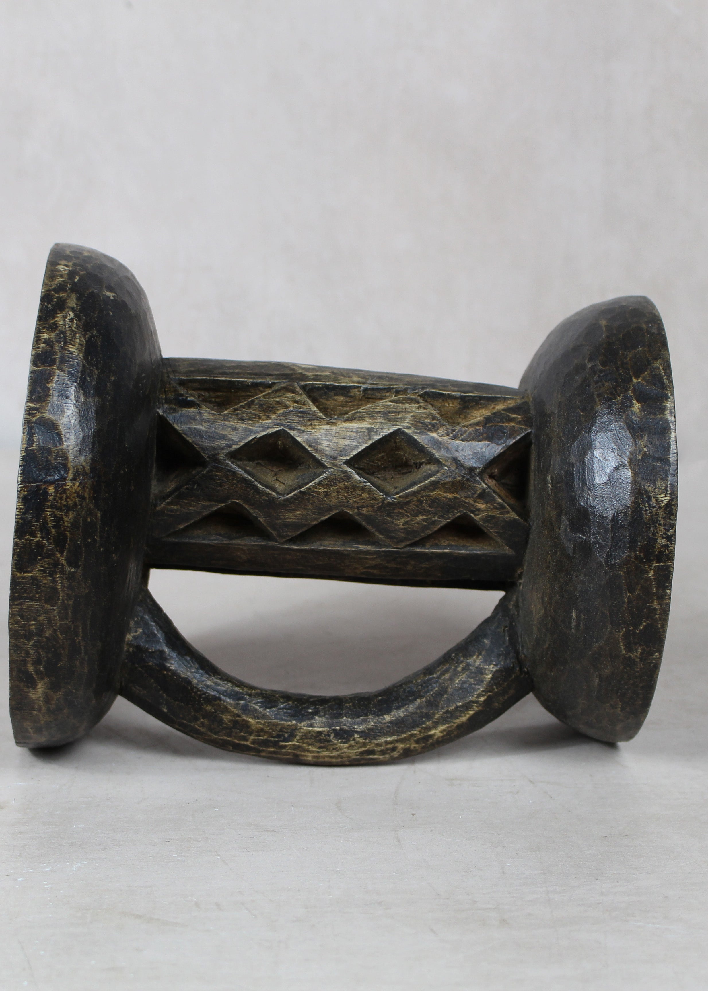Tonga Stool - 172.4