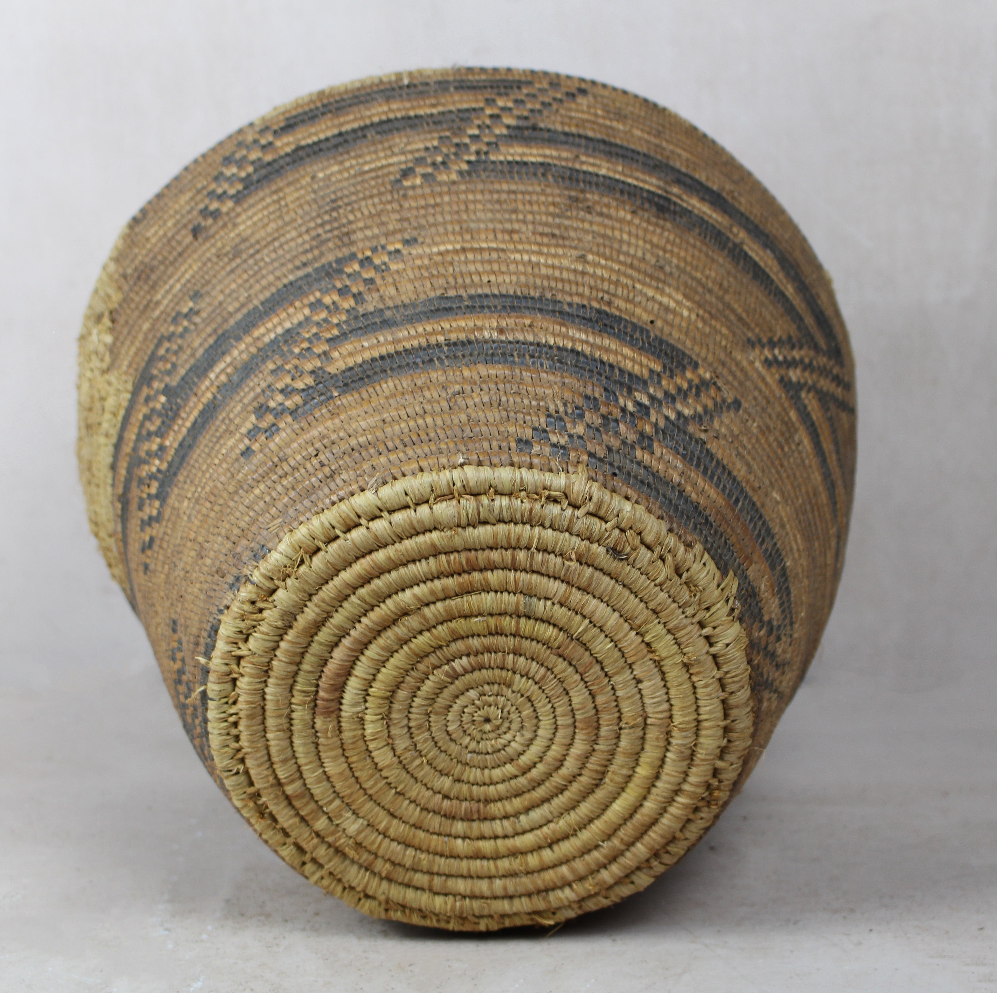 Vintage Tutsi Basket - Rwanda - 106.3