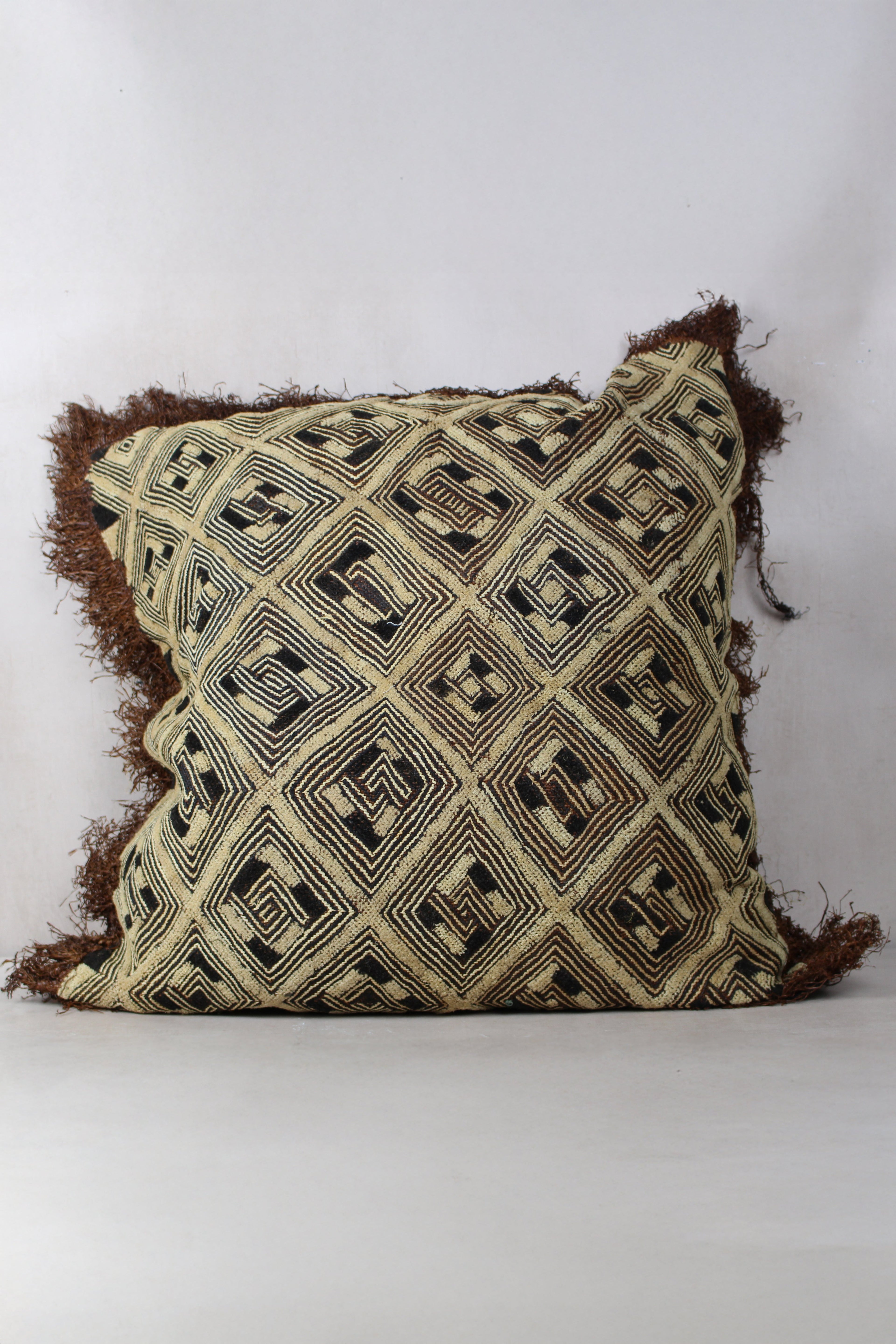 Vintage Showa Cloth Cushion - 25.3