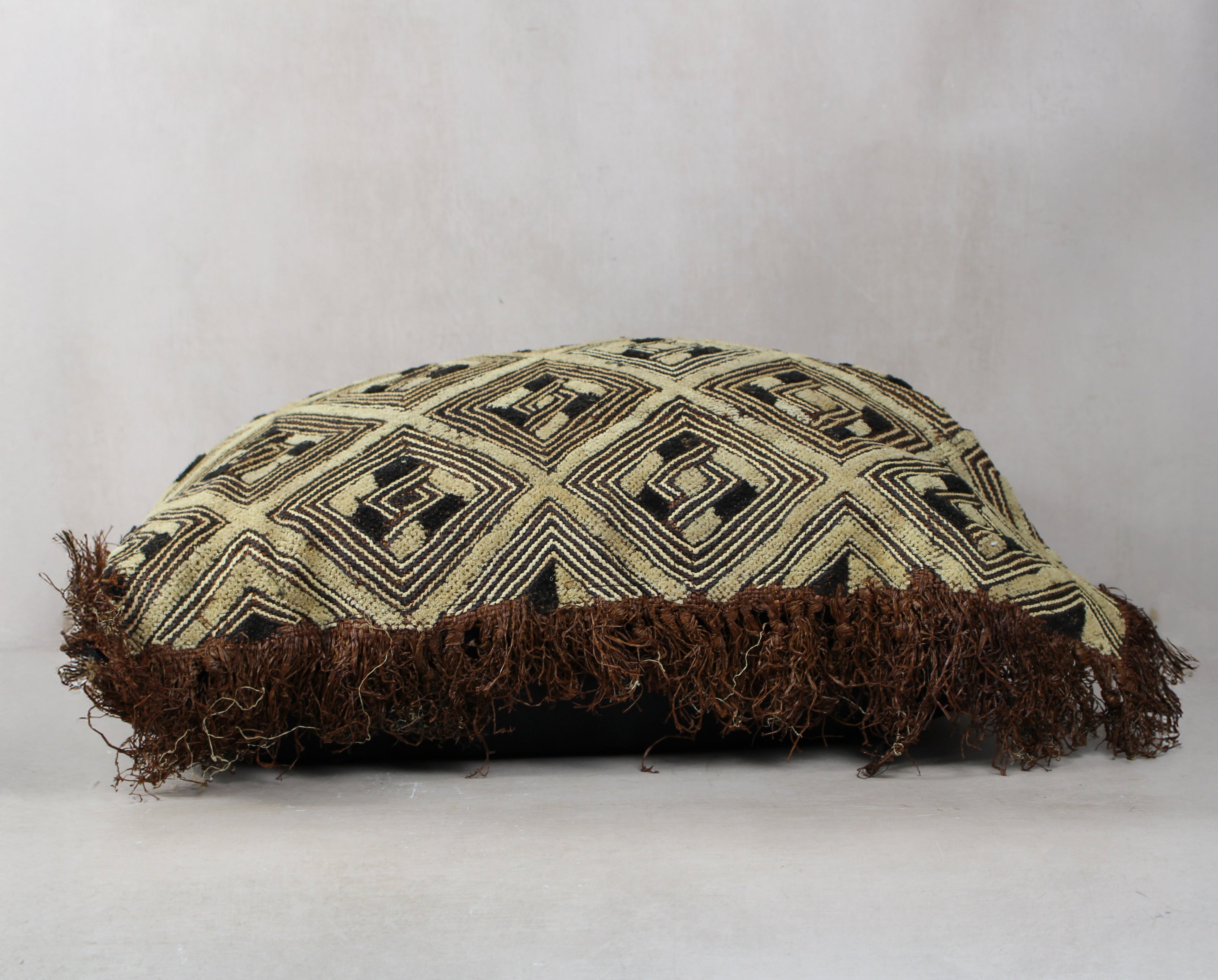 Vintage Showa Cloth Cushion - 25.3