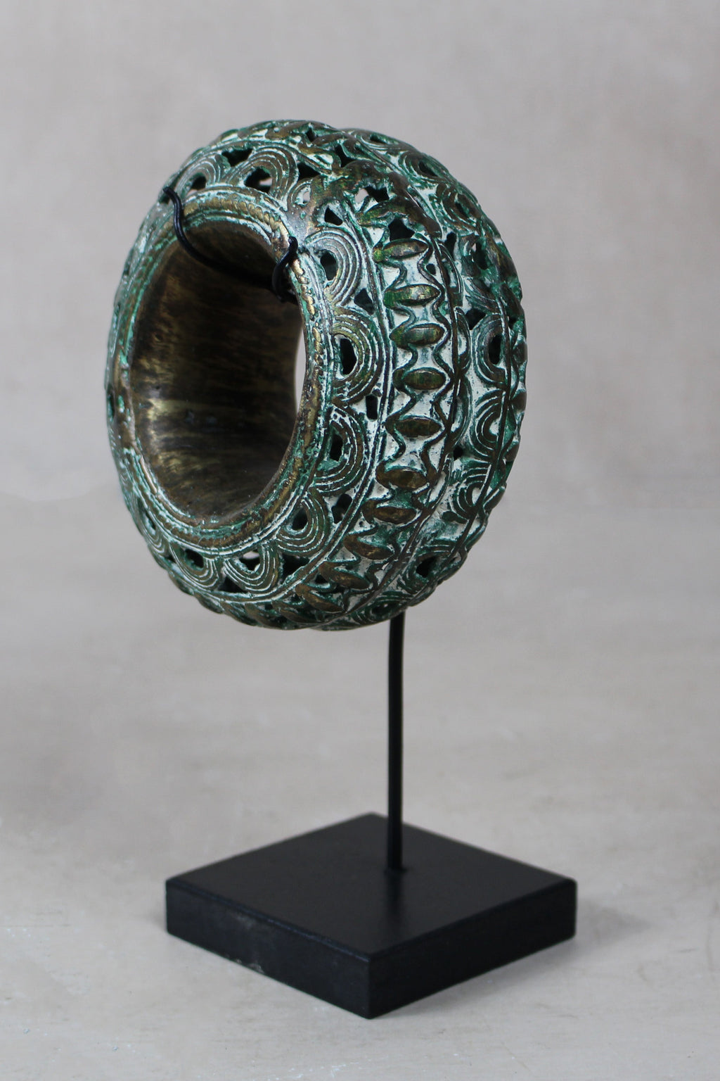 Benin Bronze Bangle - 207.4