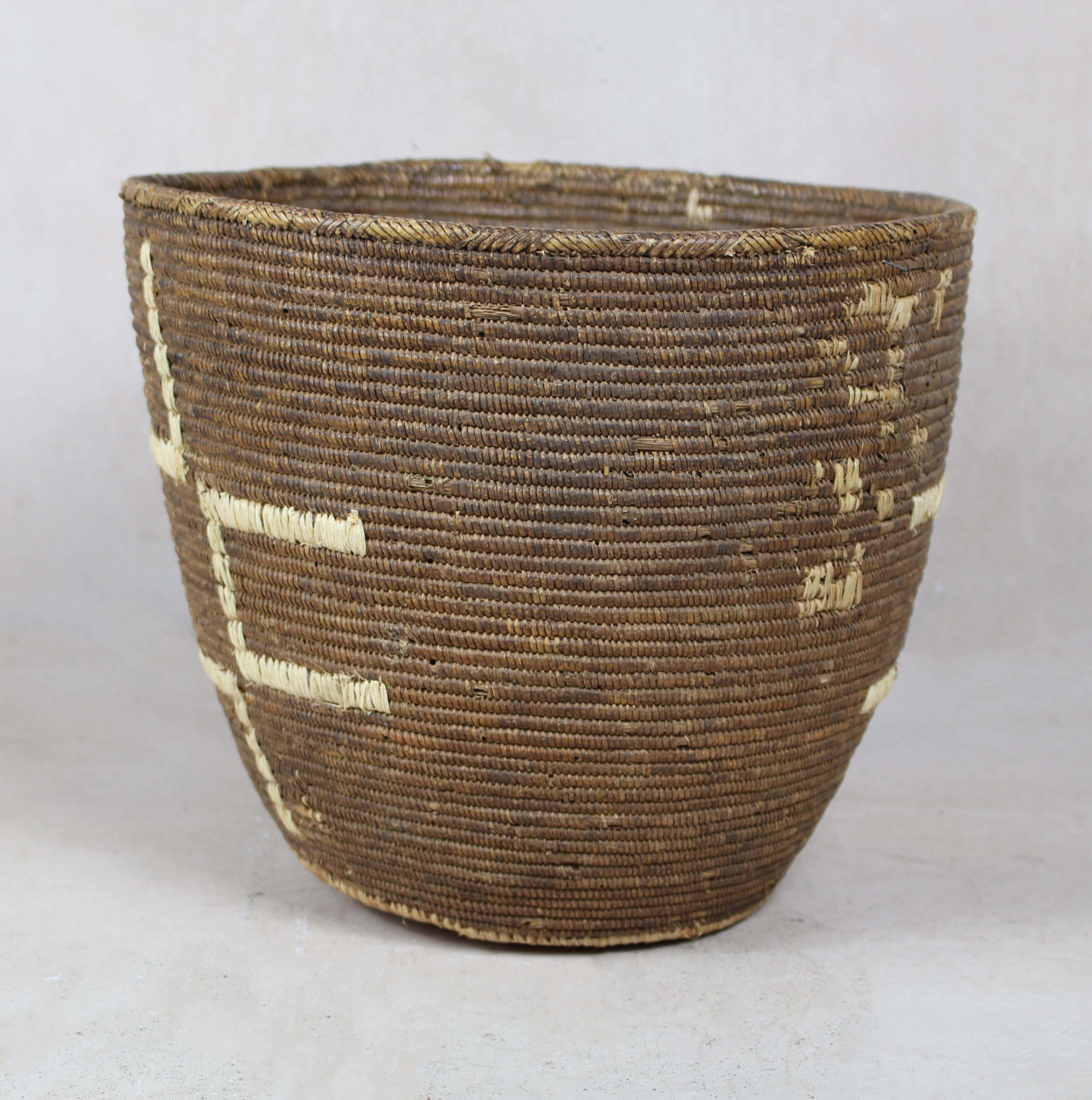 Vintage Tutsi Basket - Rwanda - 106.5