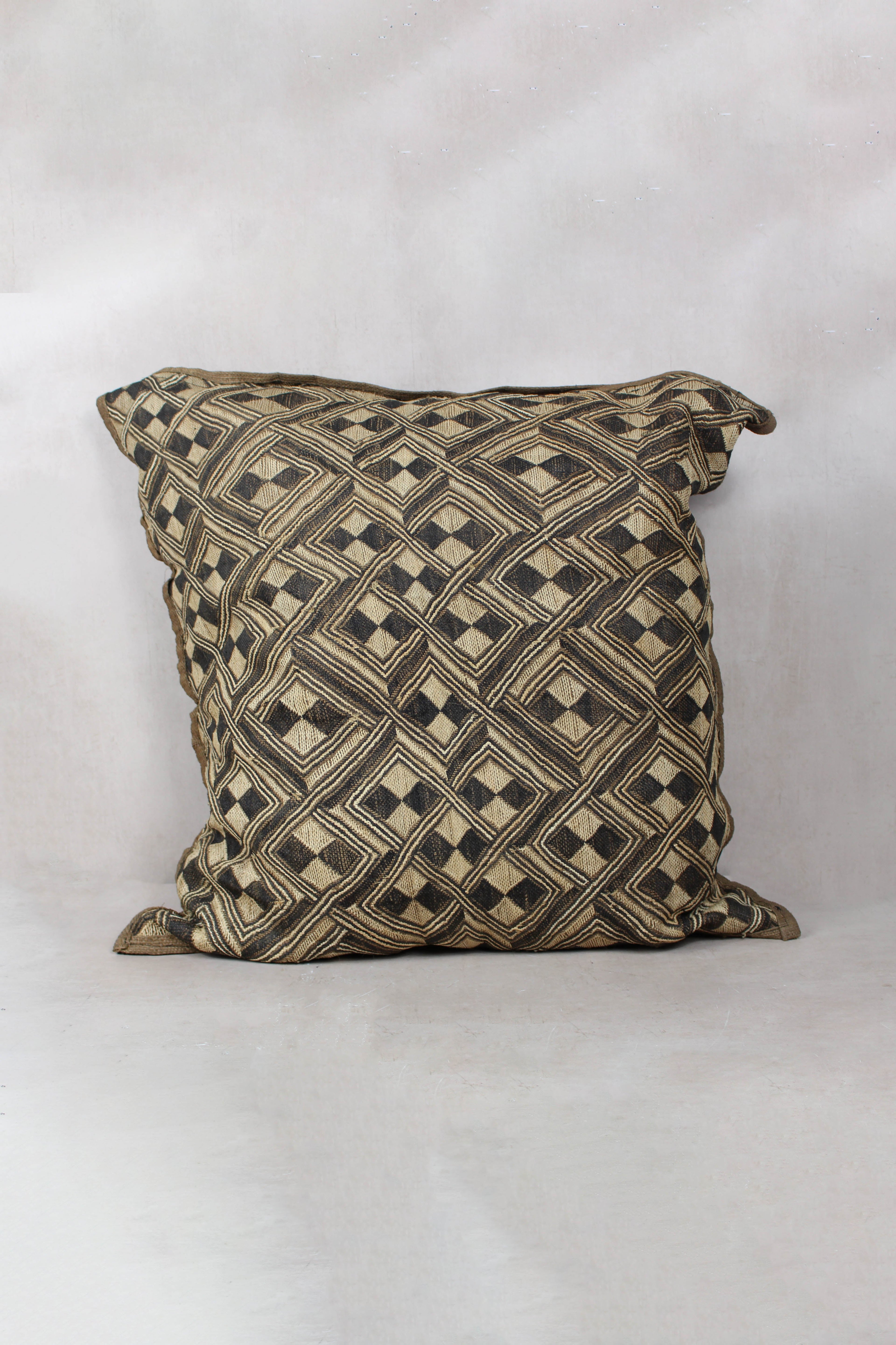 Vintage Showa Cloth Cushion - 25.8