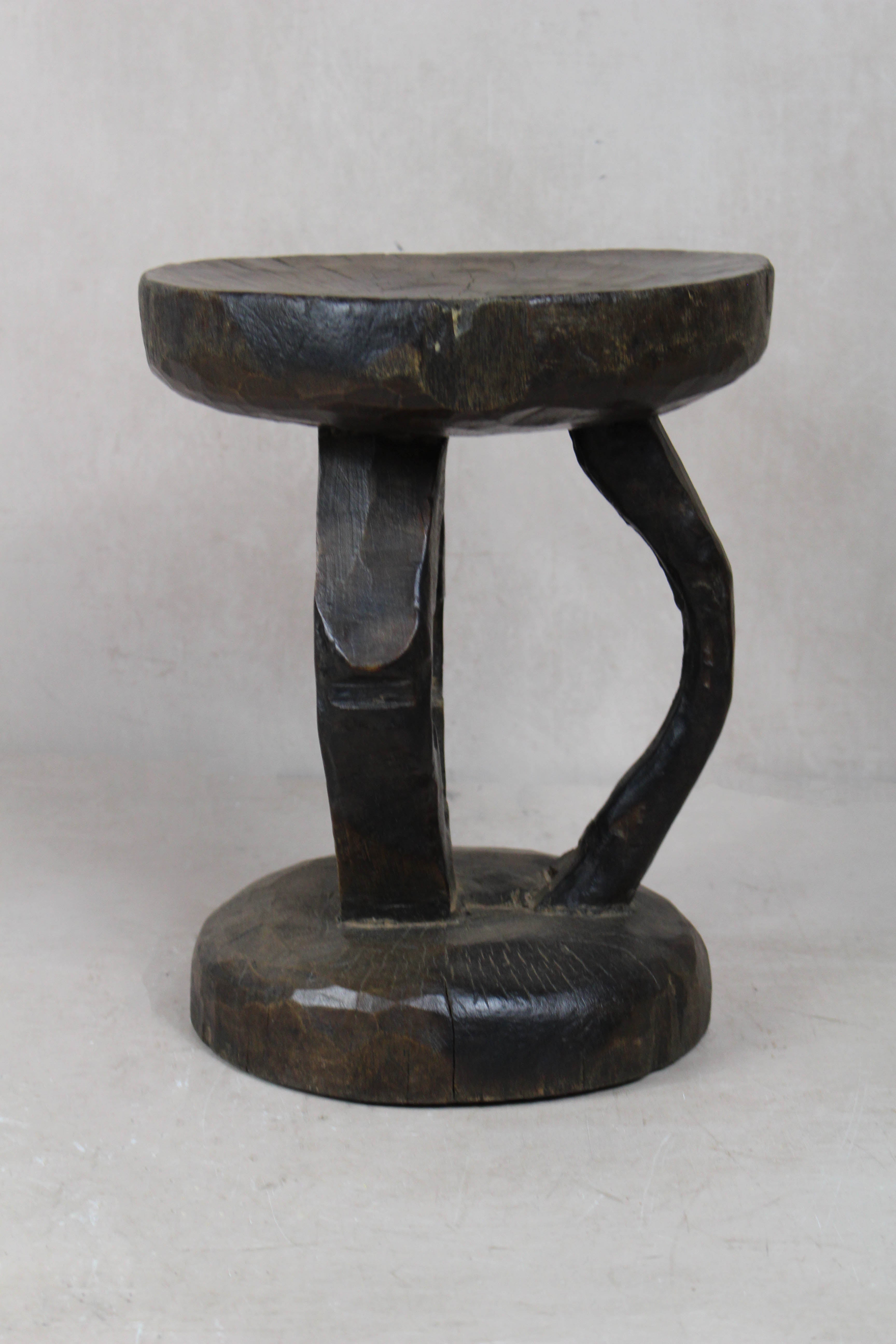 Tonga Stool - 172.16
