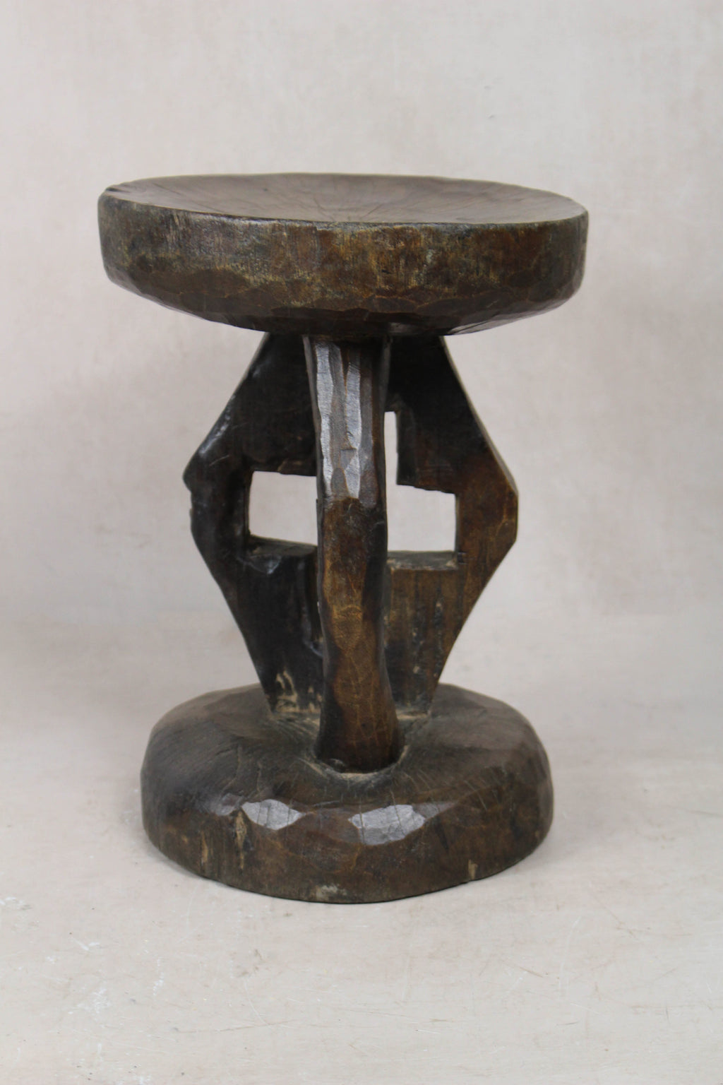 Tonga Stool - 172.16