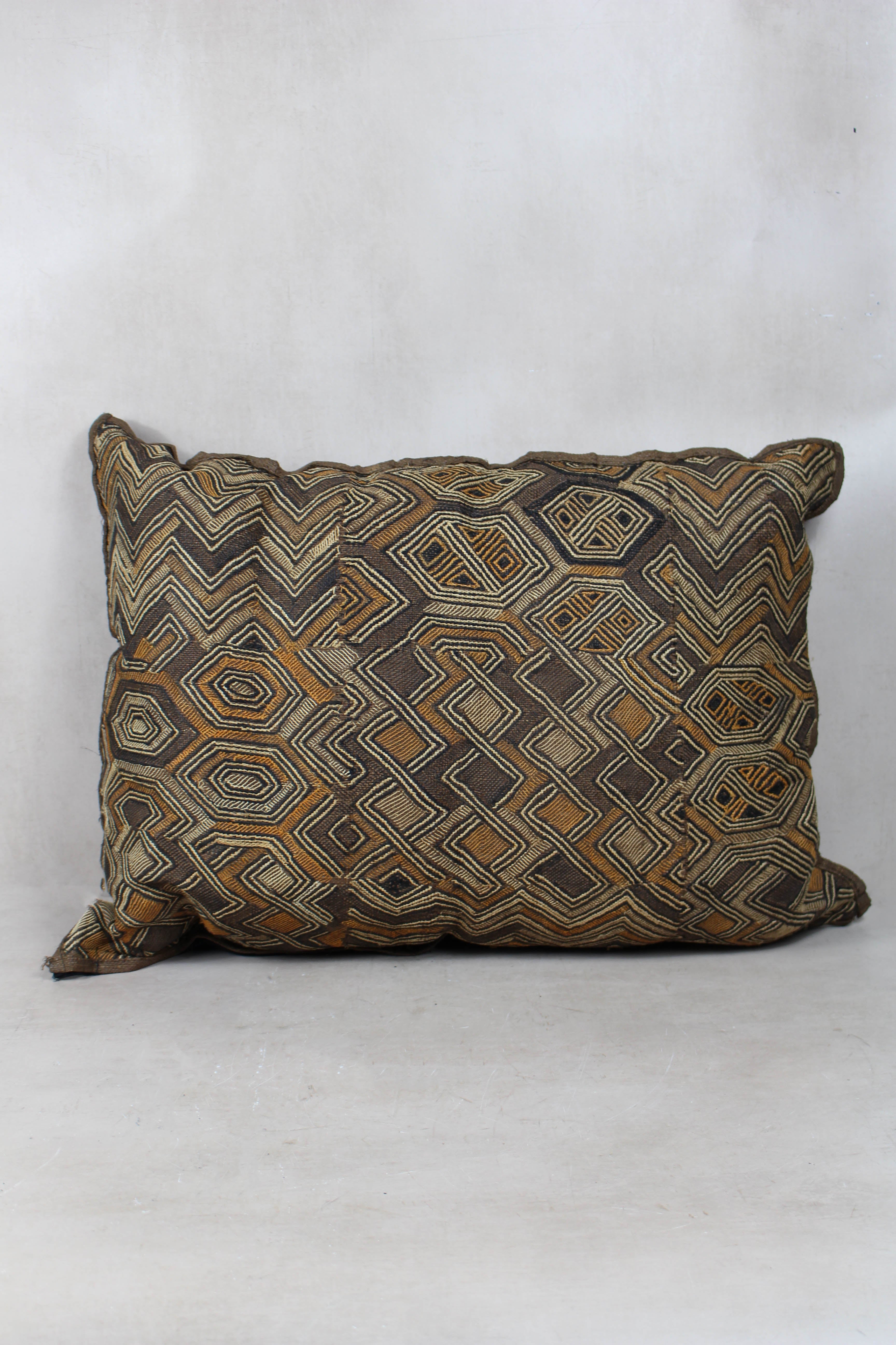 Vintage Showa Cloth Cushion - 25.12