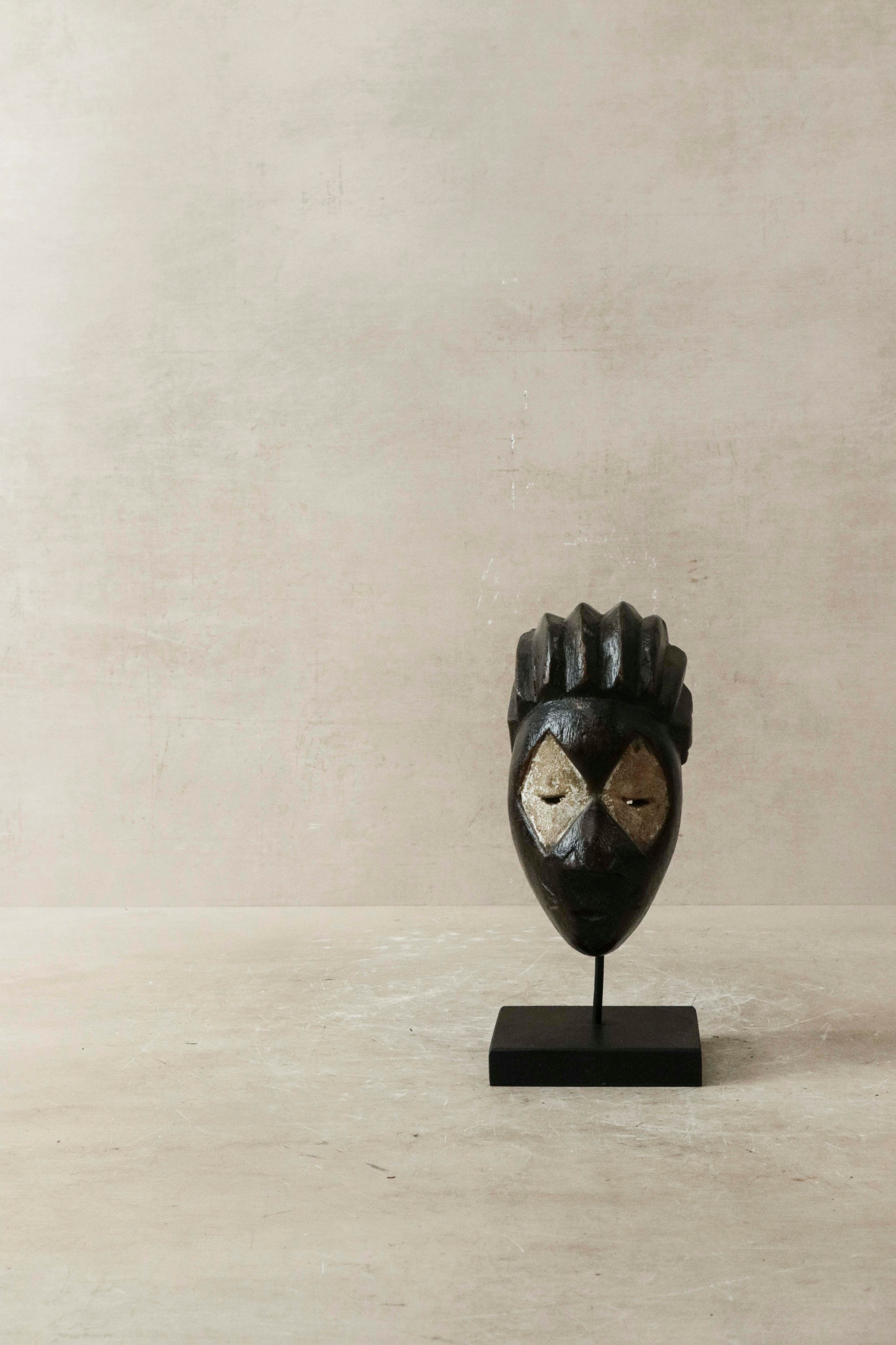 Hand carved African mask small - 60.11