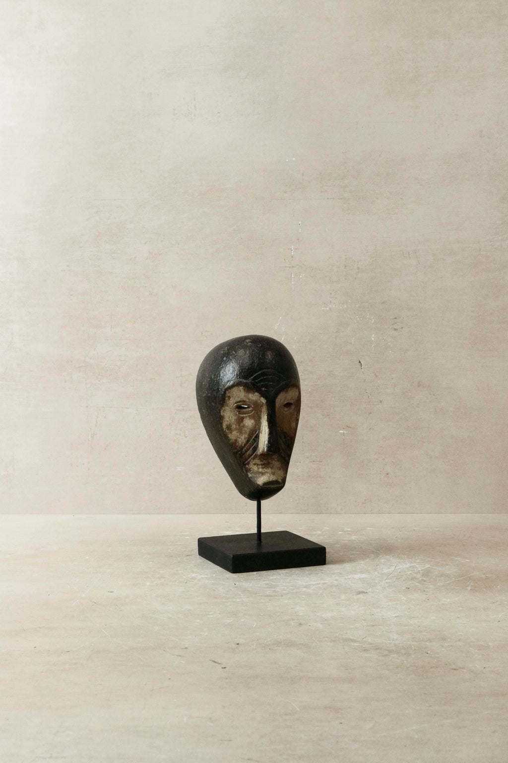Hand carved African mask replica - 60.41