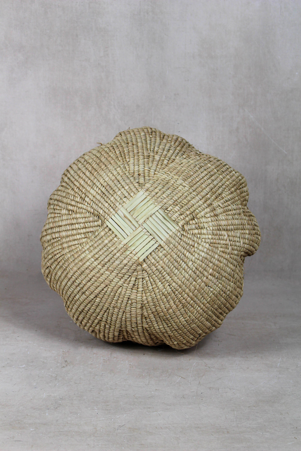 Garlic Gourd woven basket - Zimbabwe - 18.5