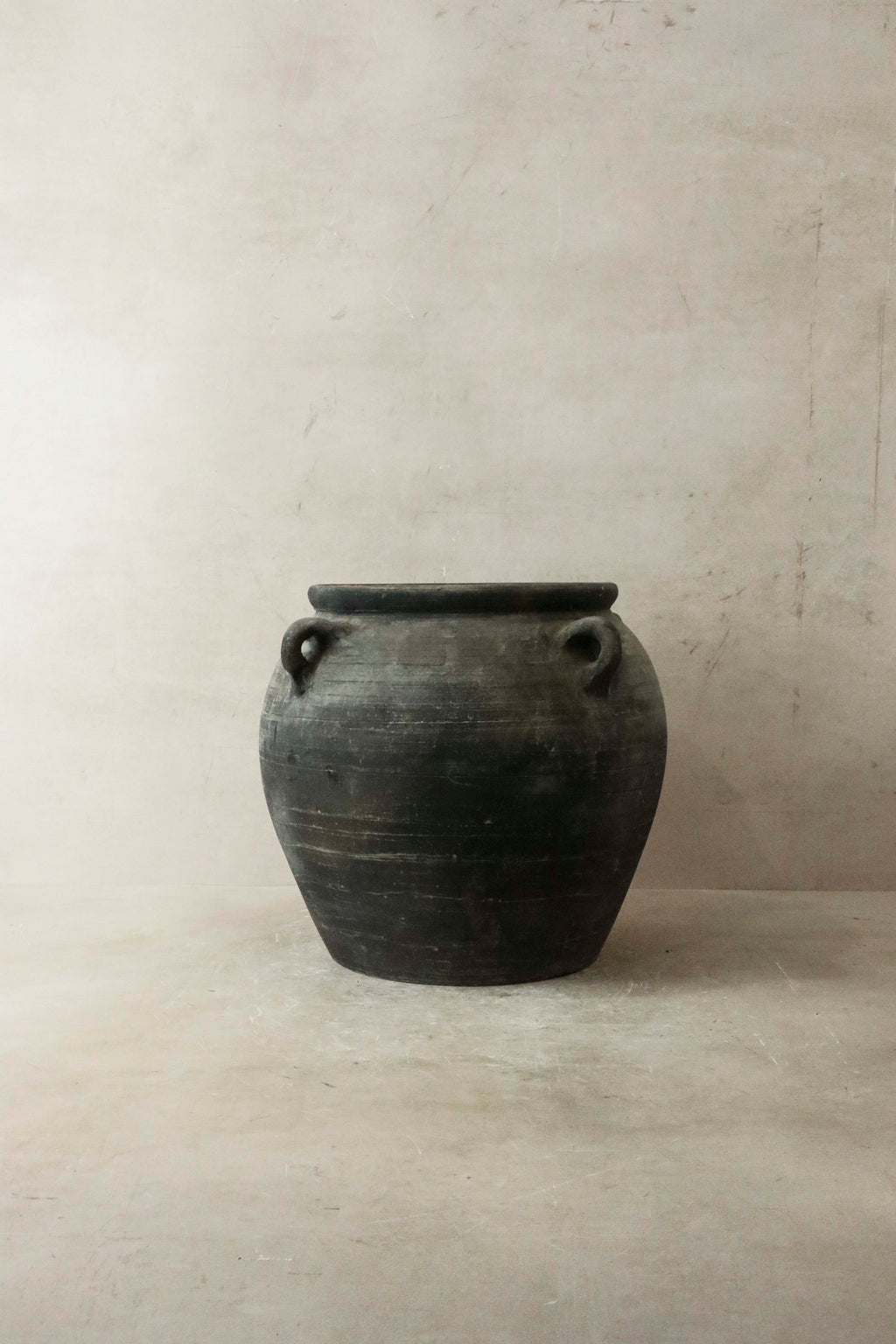 Vintage Dark pot with ears - E4.15