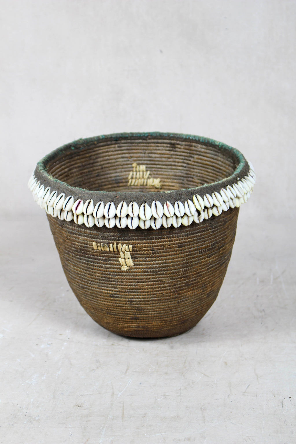 Vintage Tutsi Basket - Rwanda - with Cowrie shells - 106.10