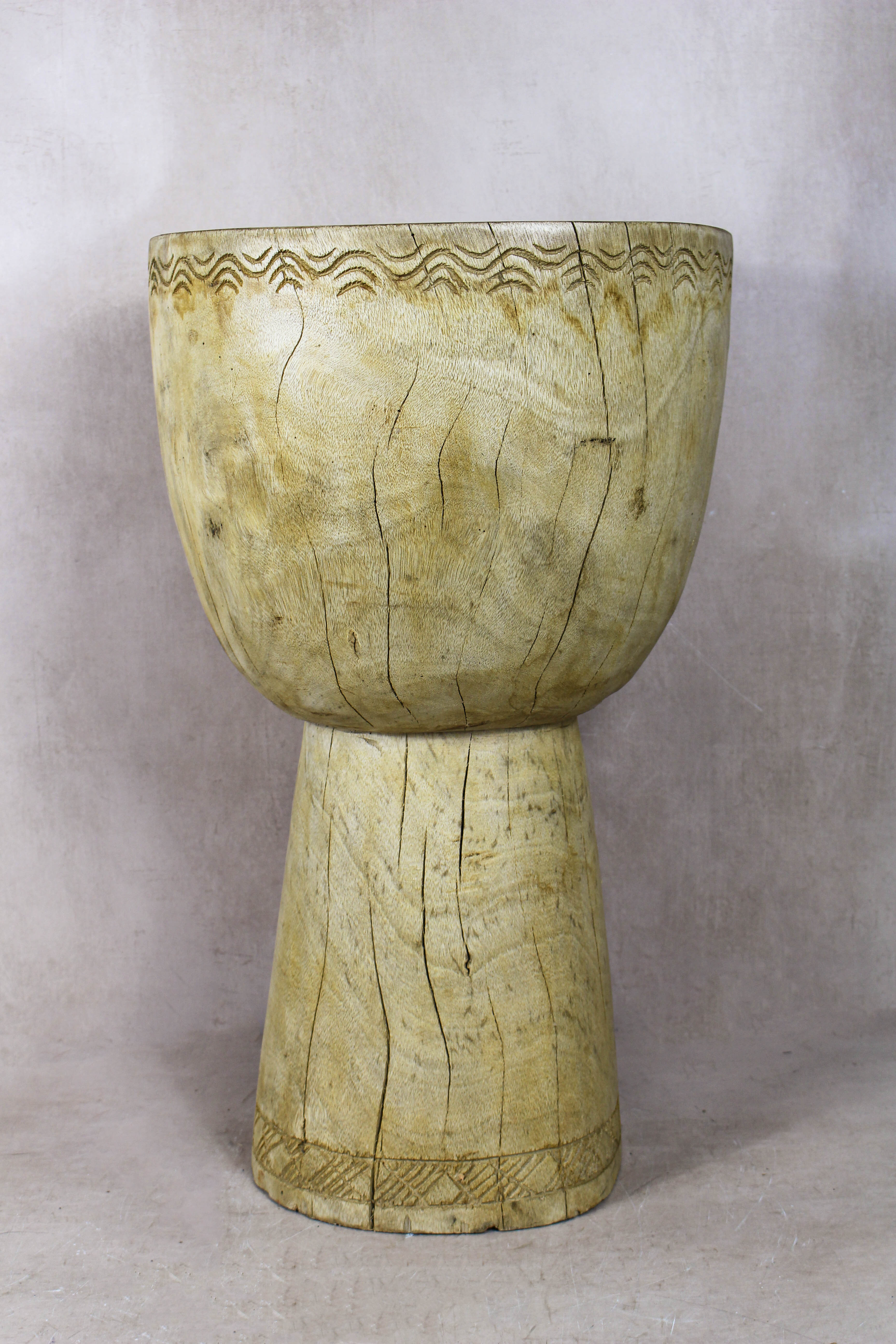 Tapered Wood Side Table - Cameroon - 93.8