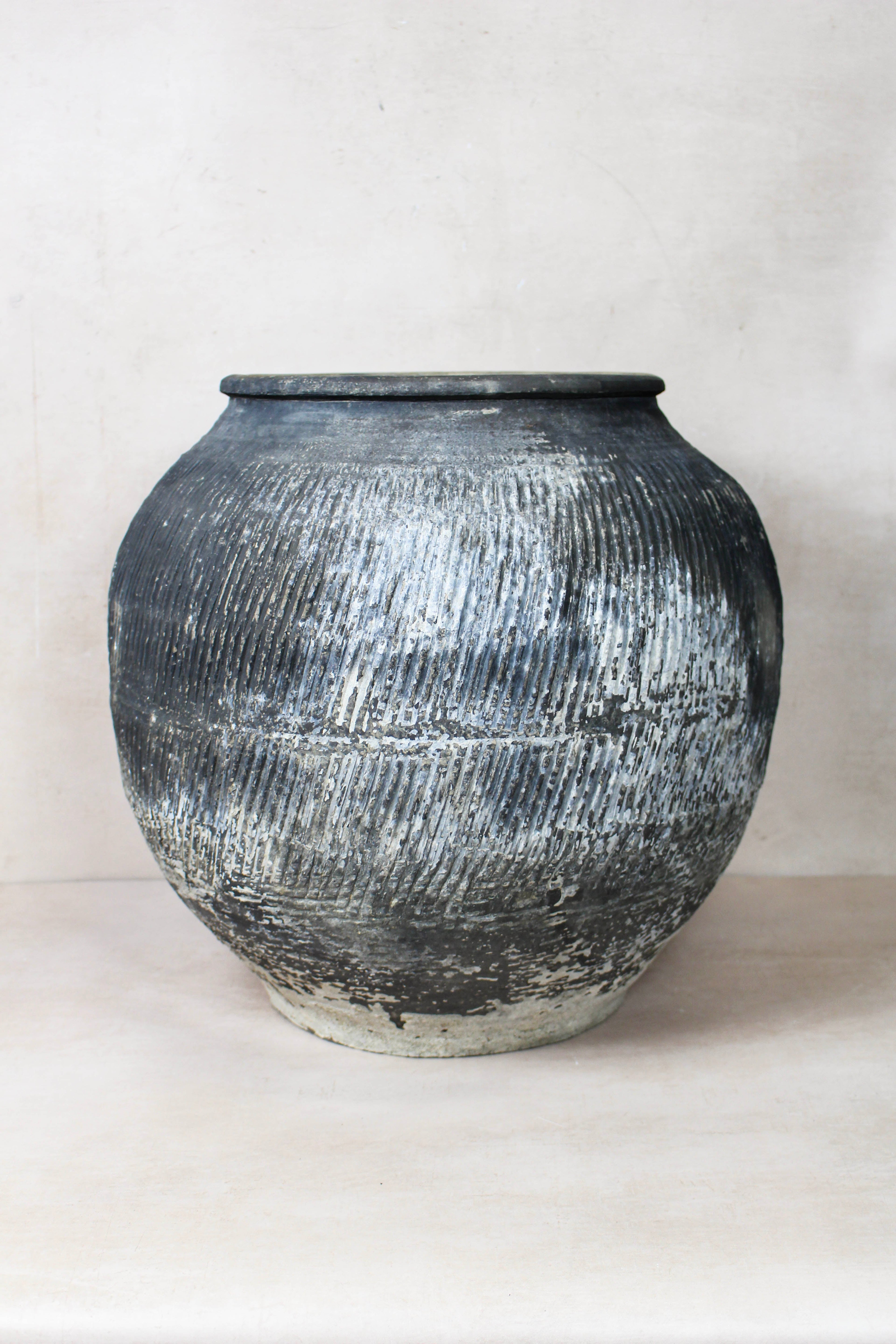 Vintage Textured Grey Pot - VT09