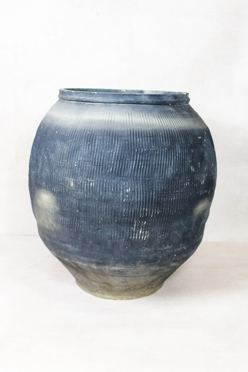Vintage Textured Grey Pot - VT11