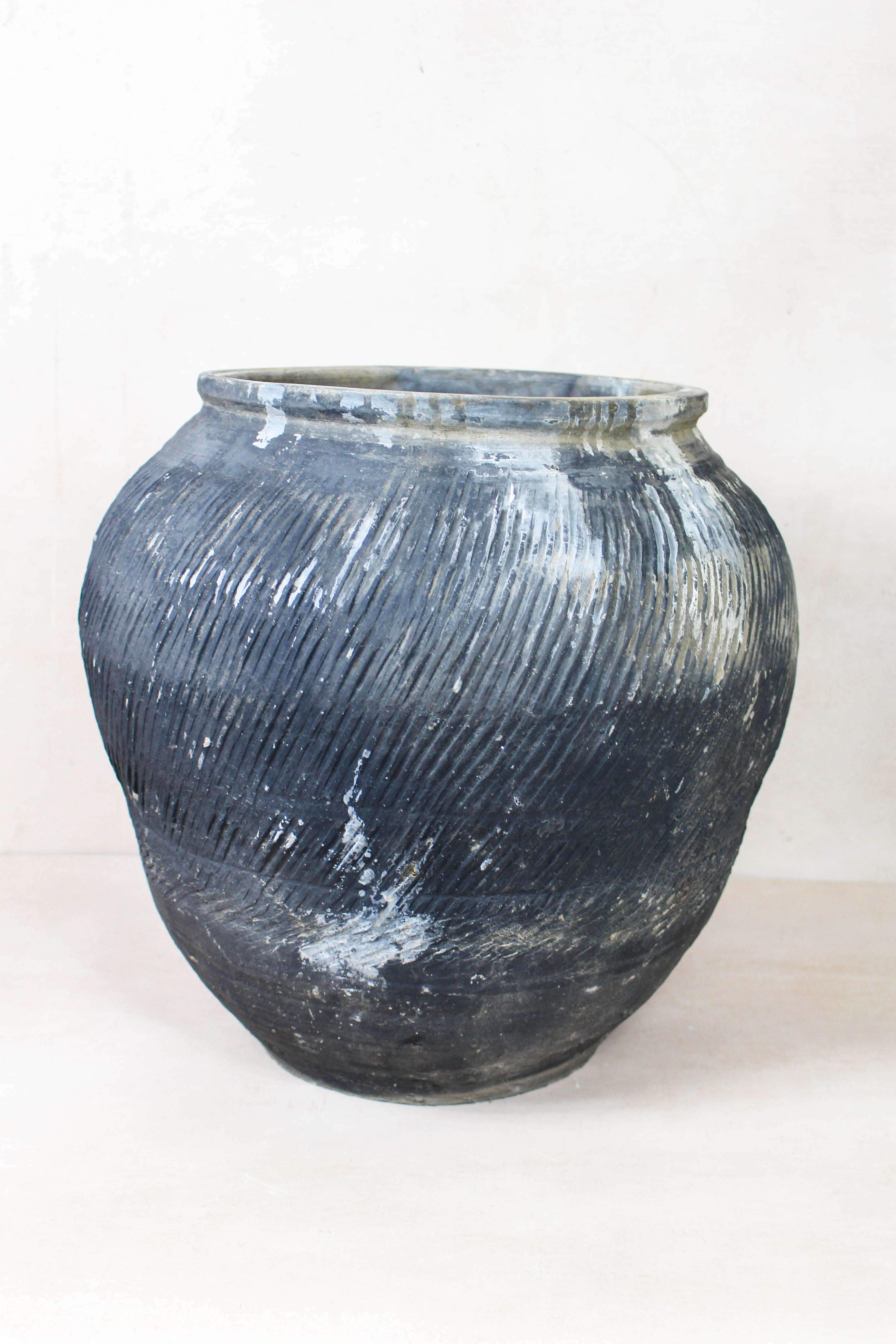 Vintage Textured Grey Pot - VT12