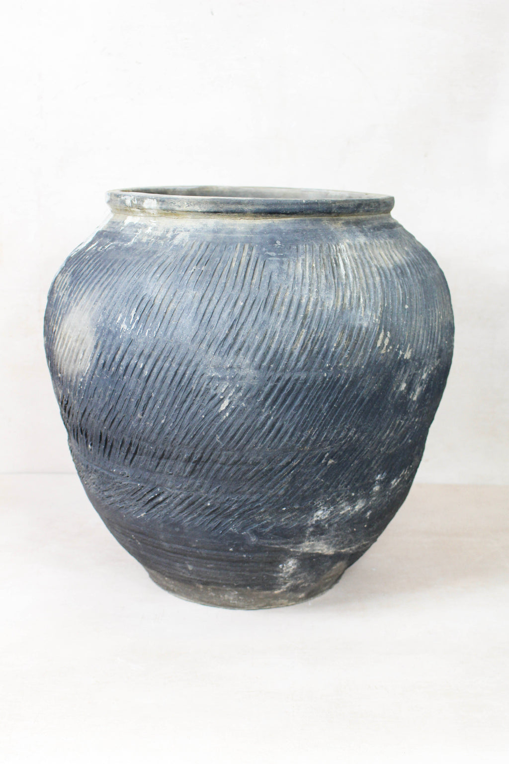 Vintage Textured Grey Pot - VT12