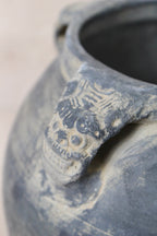 Vintage Lion Ears Dark Pot - DE.17