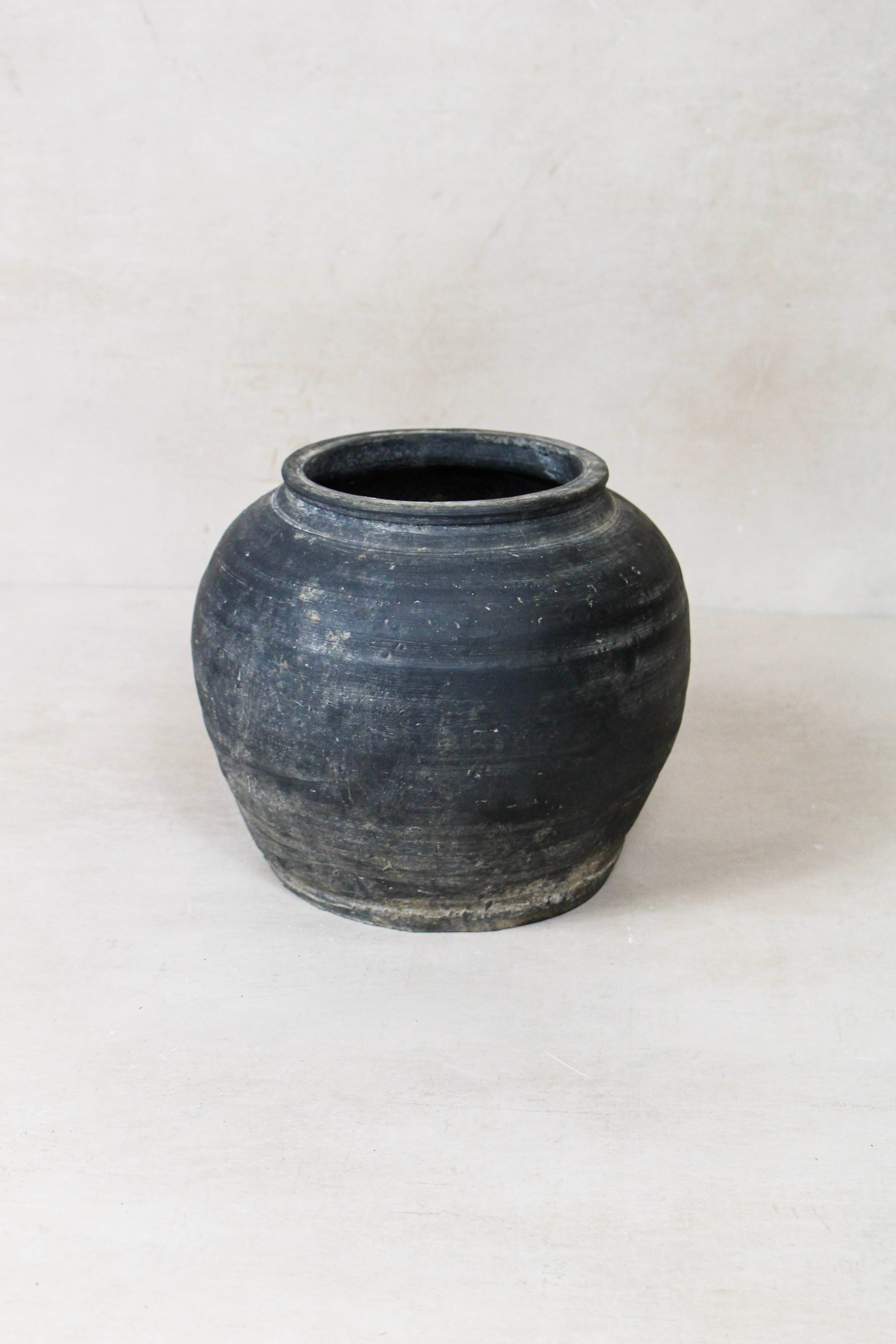 Vintage Dark Pots S - Nº 62