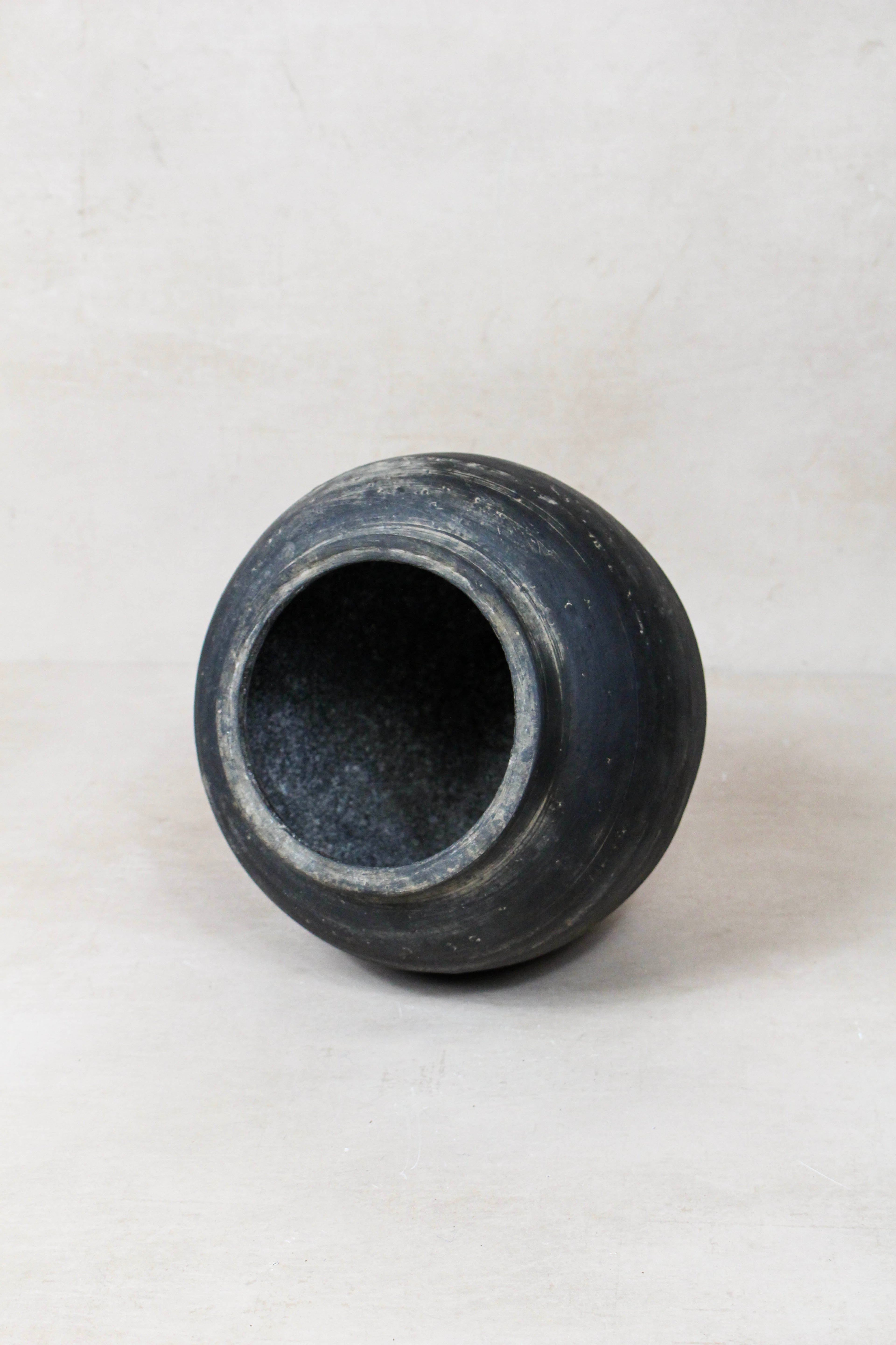 Vintage Dark Pots S - Nº 62