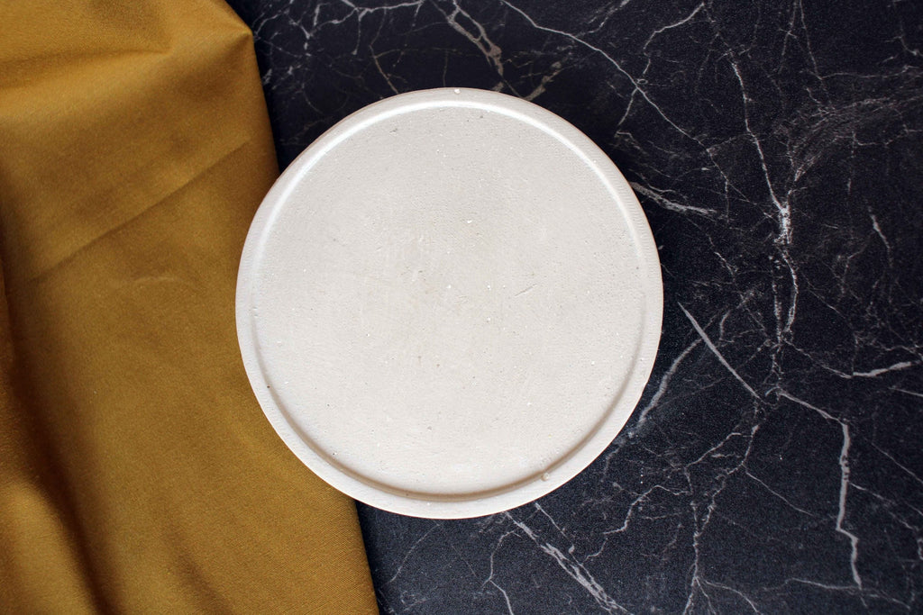 CONCRETE ROUND ITEM HOLDER