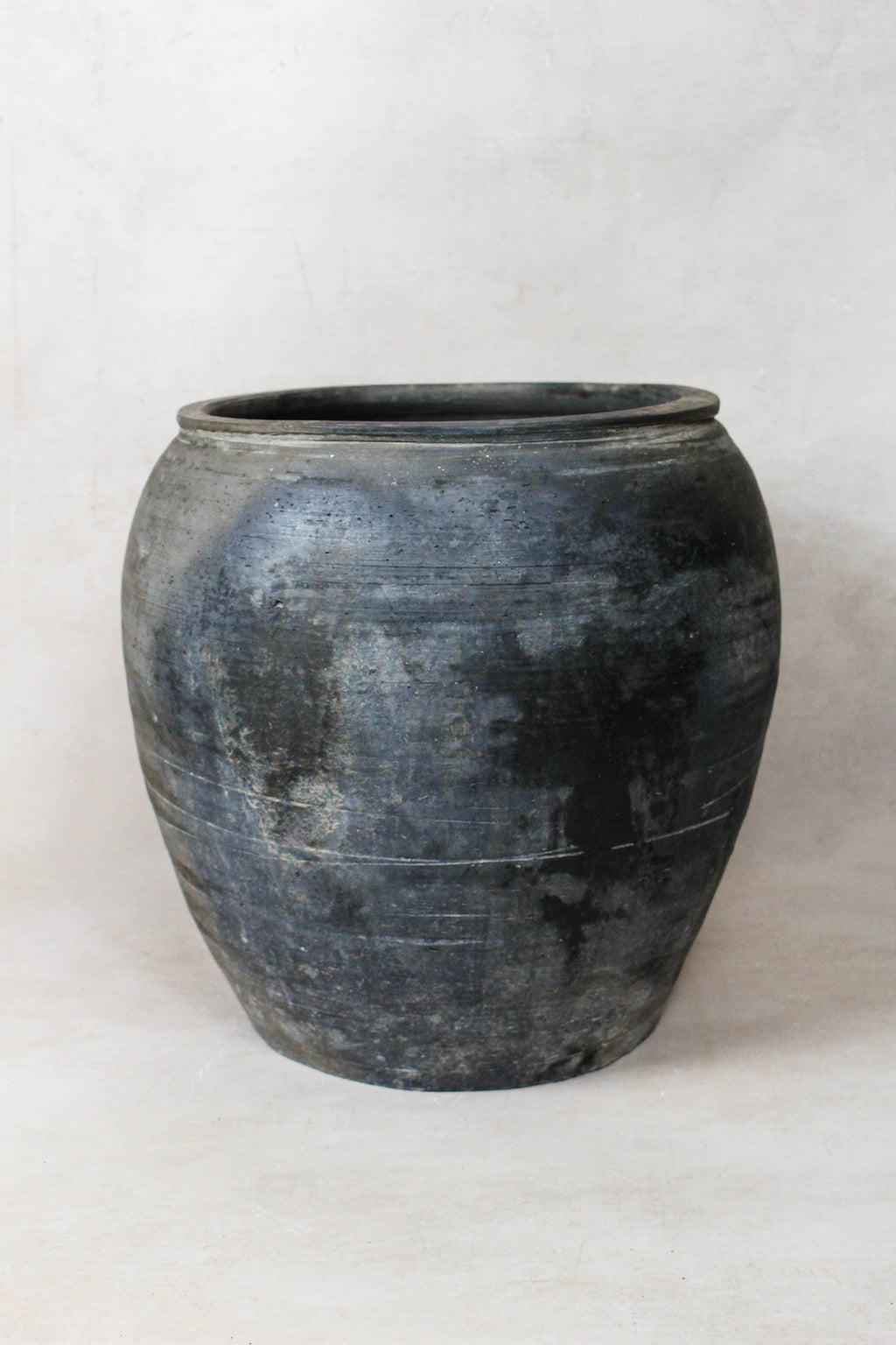 Vintage Dark Grey Pot - 81