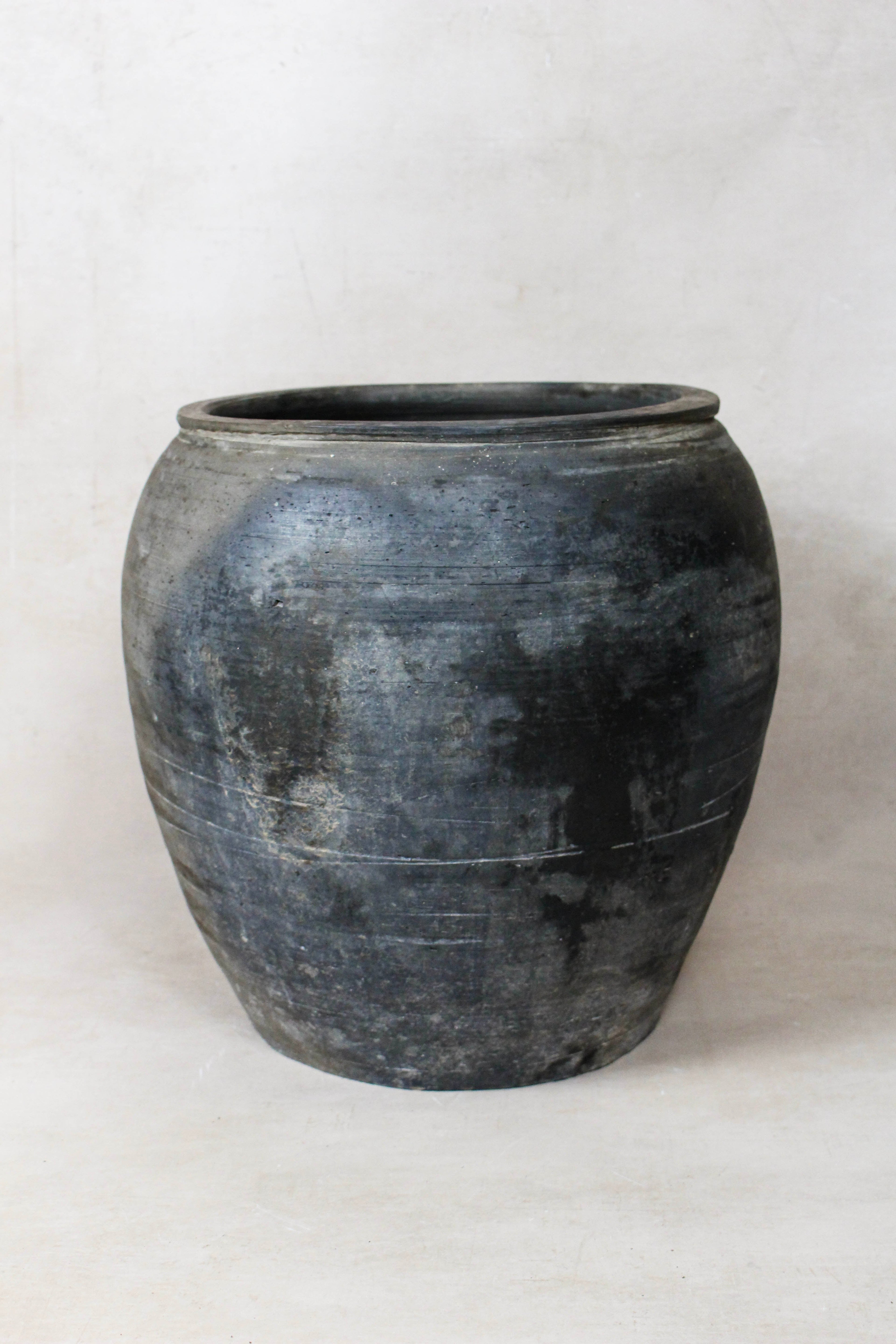 Vintage Dark Grey Pot - 81
