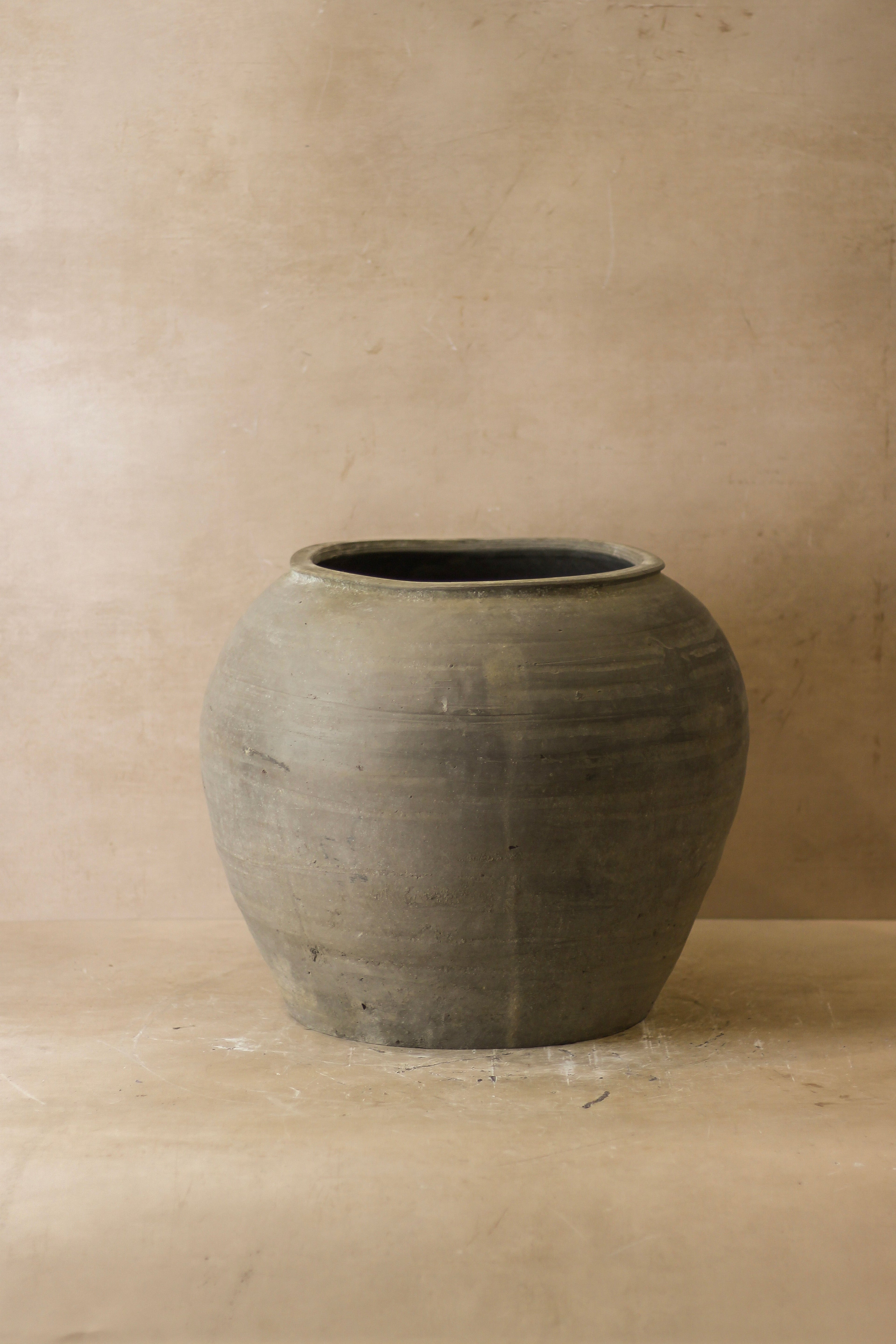 Vintage Dark Pot - No 55