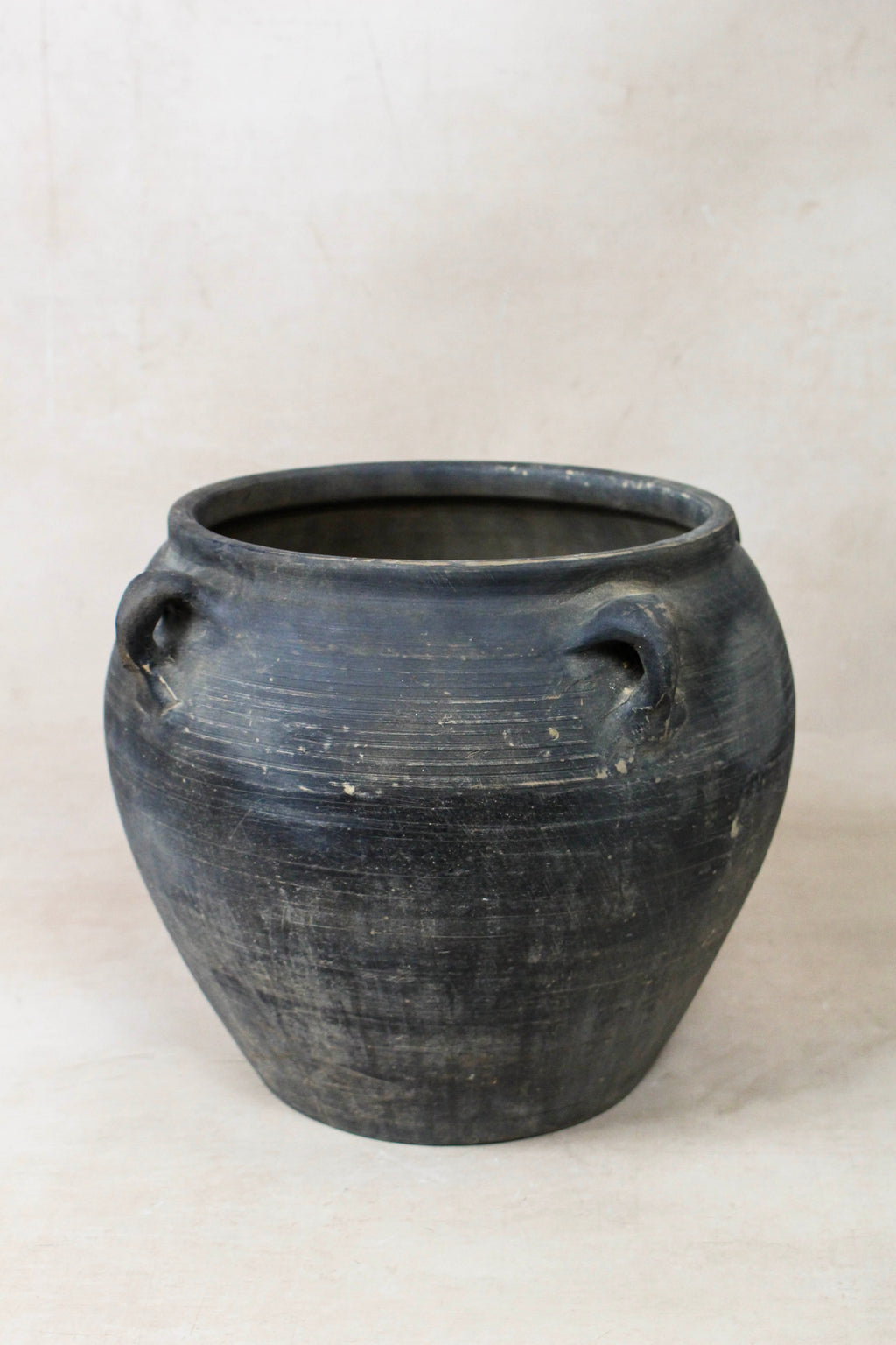 Vintage Dark pot with ears - E4.29