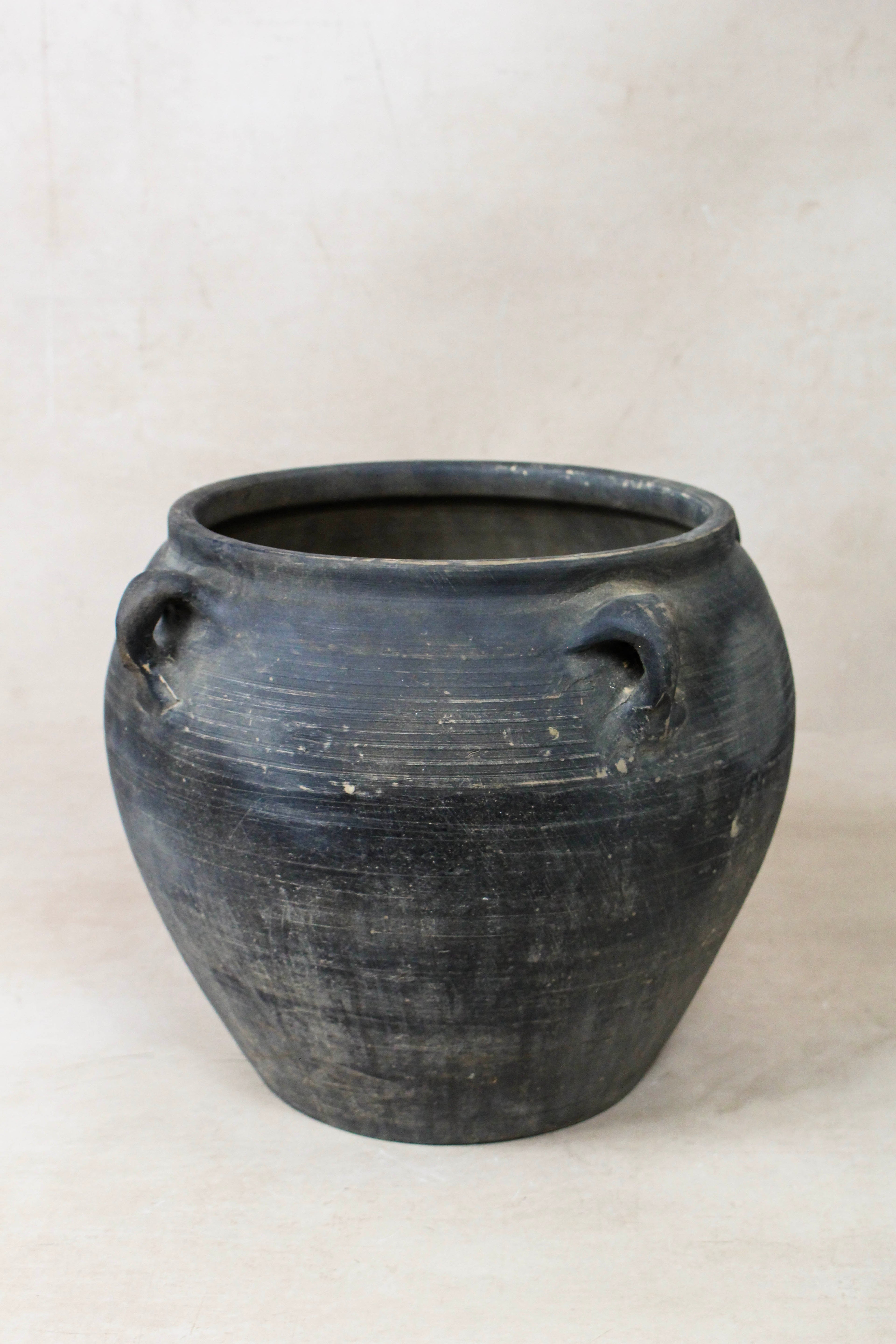 Vintage Dark pot with ears - E4.29