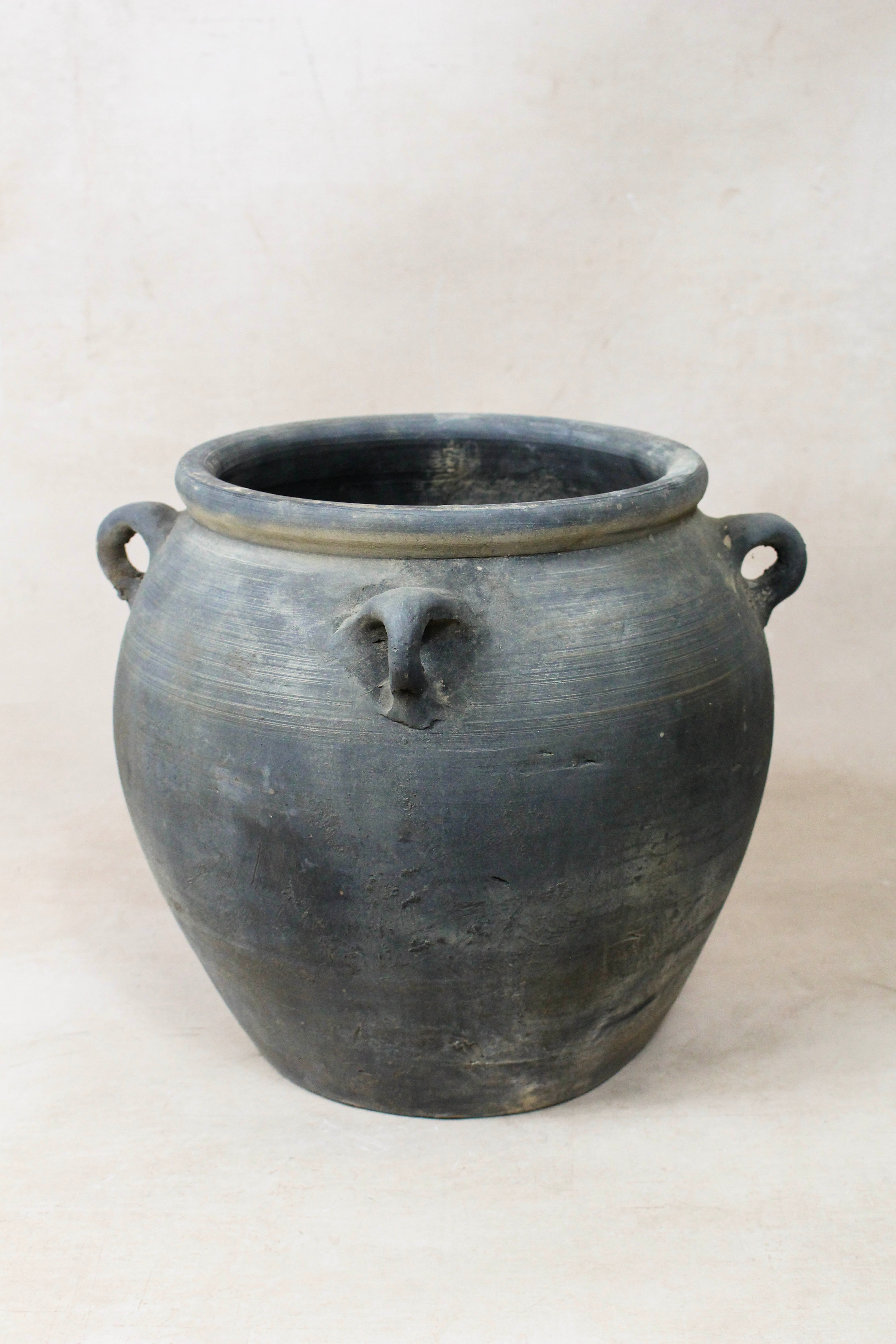 Vintage Dark pot with ears - E4.34