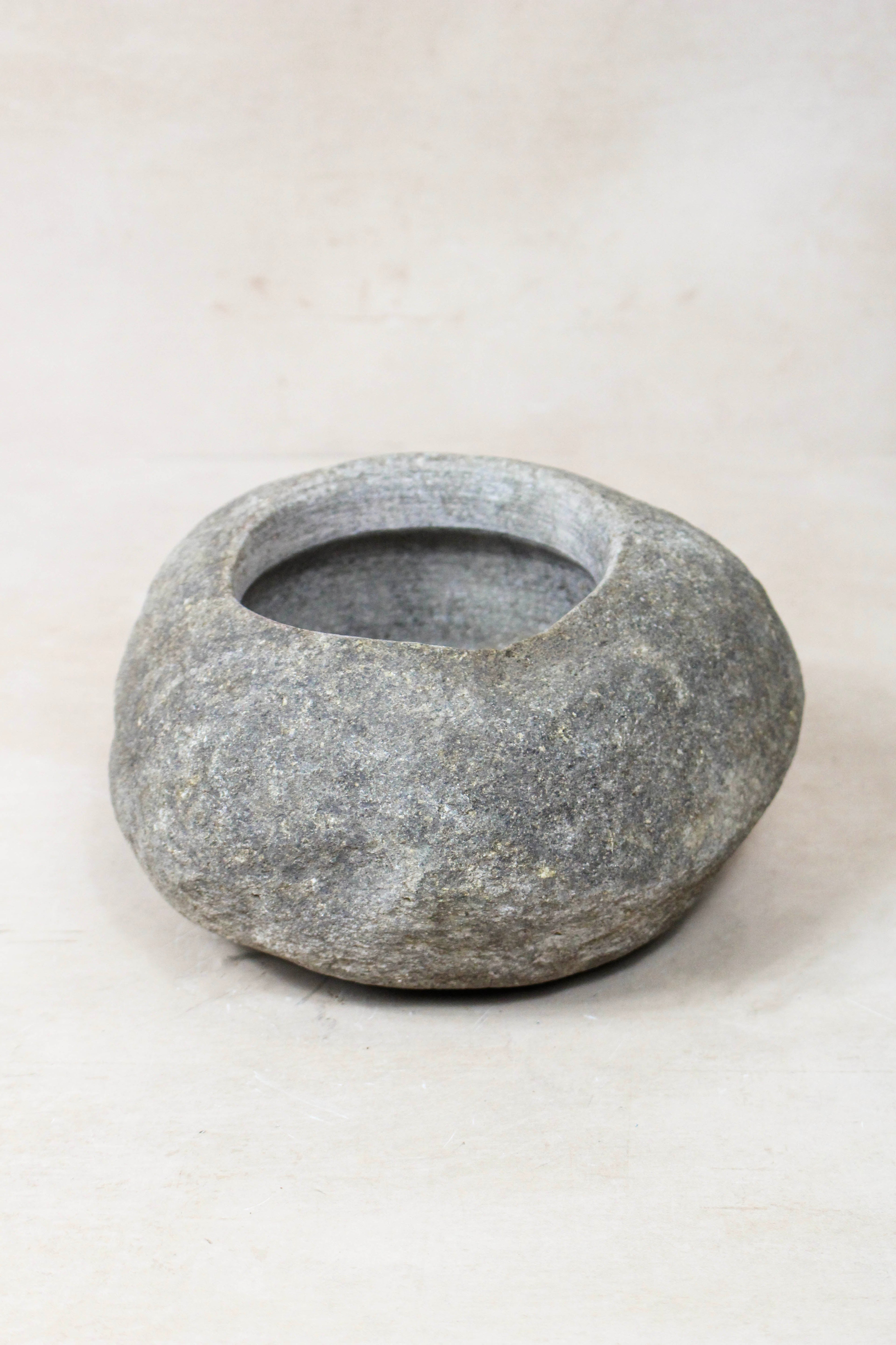 River Stone Planter Pot 22.4