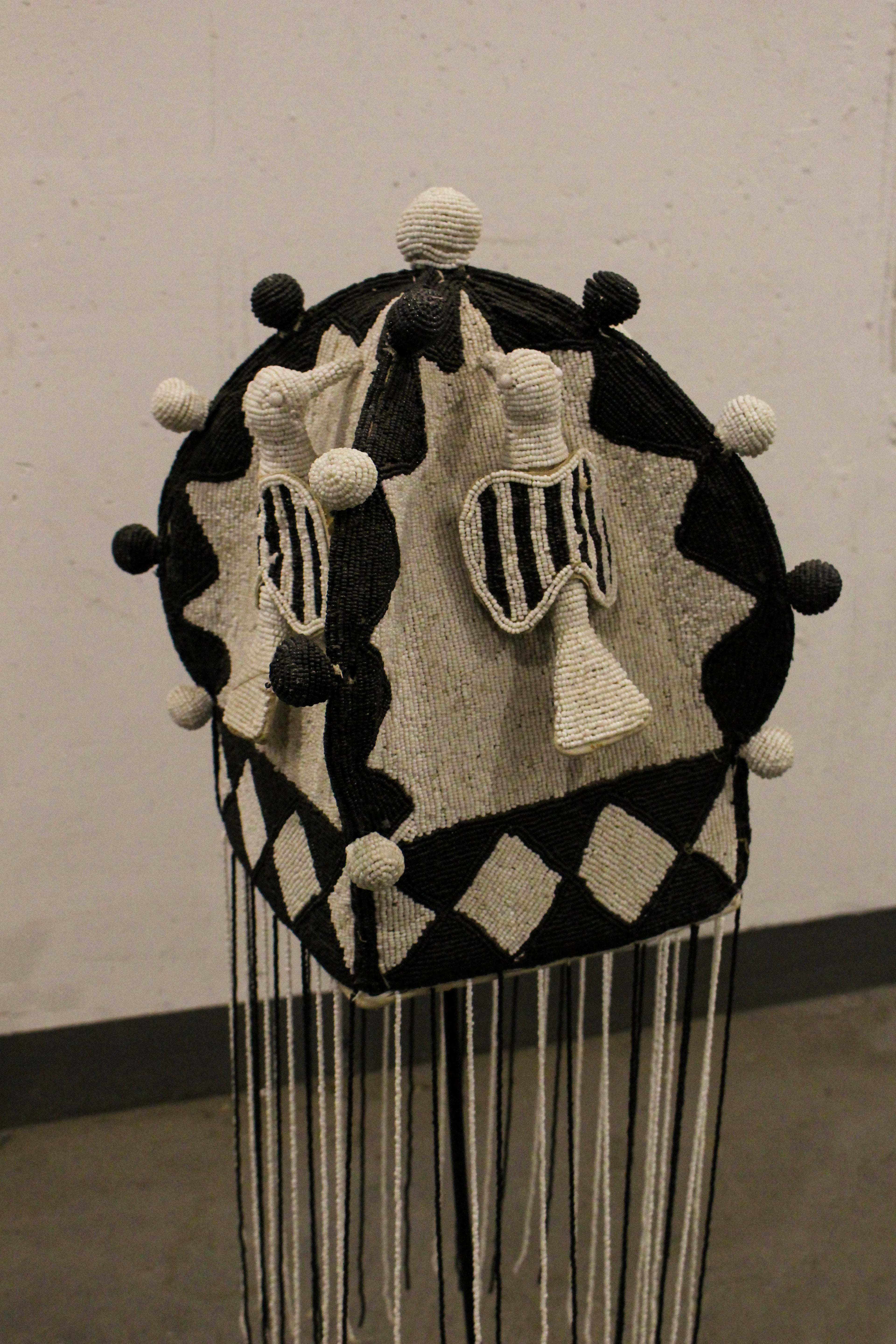 Yoruba Royal Crown Black & White - 15.4