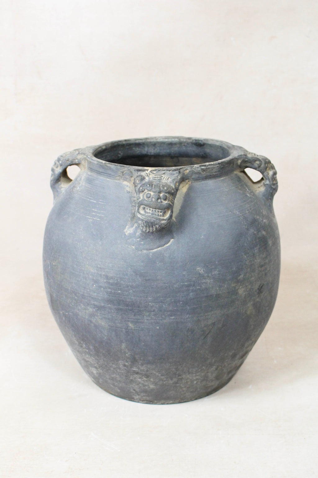 Vintage Lion Ears Dark Pot - DE.36
