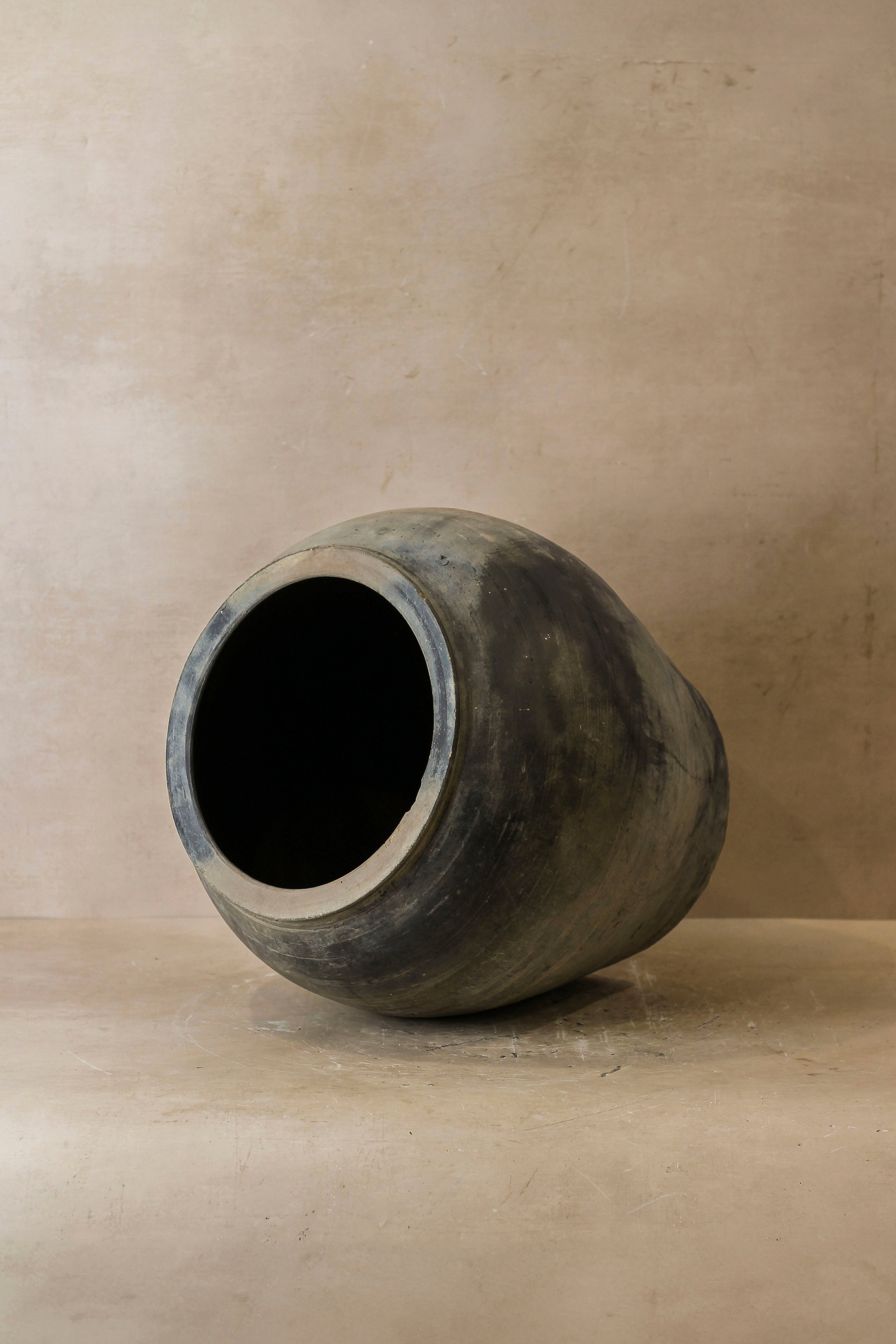 Vintage Dark Pot - No 57