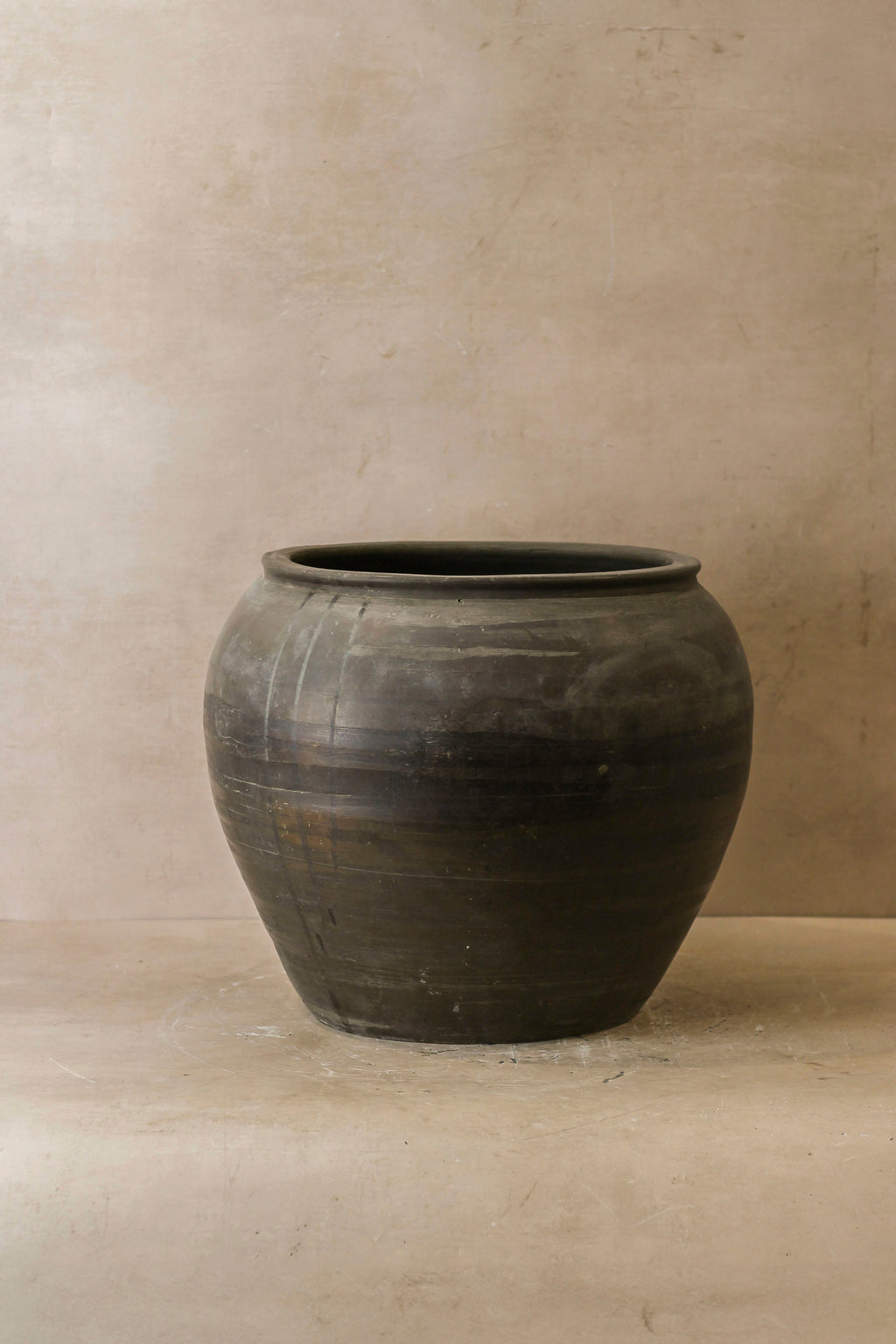 Vintage Dark Pot - No 58