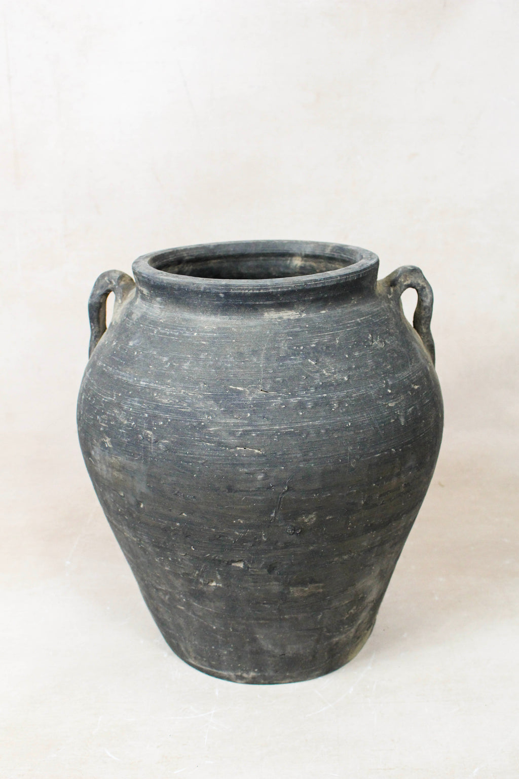 Vintage Dark pot with ears - E2.1