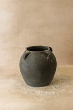 Vintage Lion Ears Dark Pot - De4.8