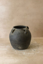 Vintage Lion Ears Dark Pot - De4.10