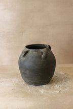 Vintage Lion Ears Dark Pot - De4.10