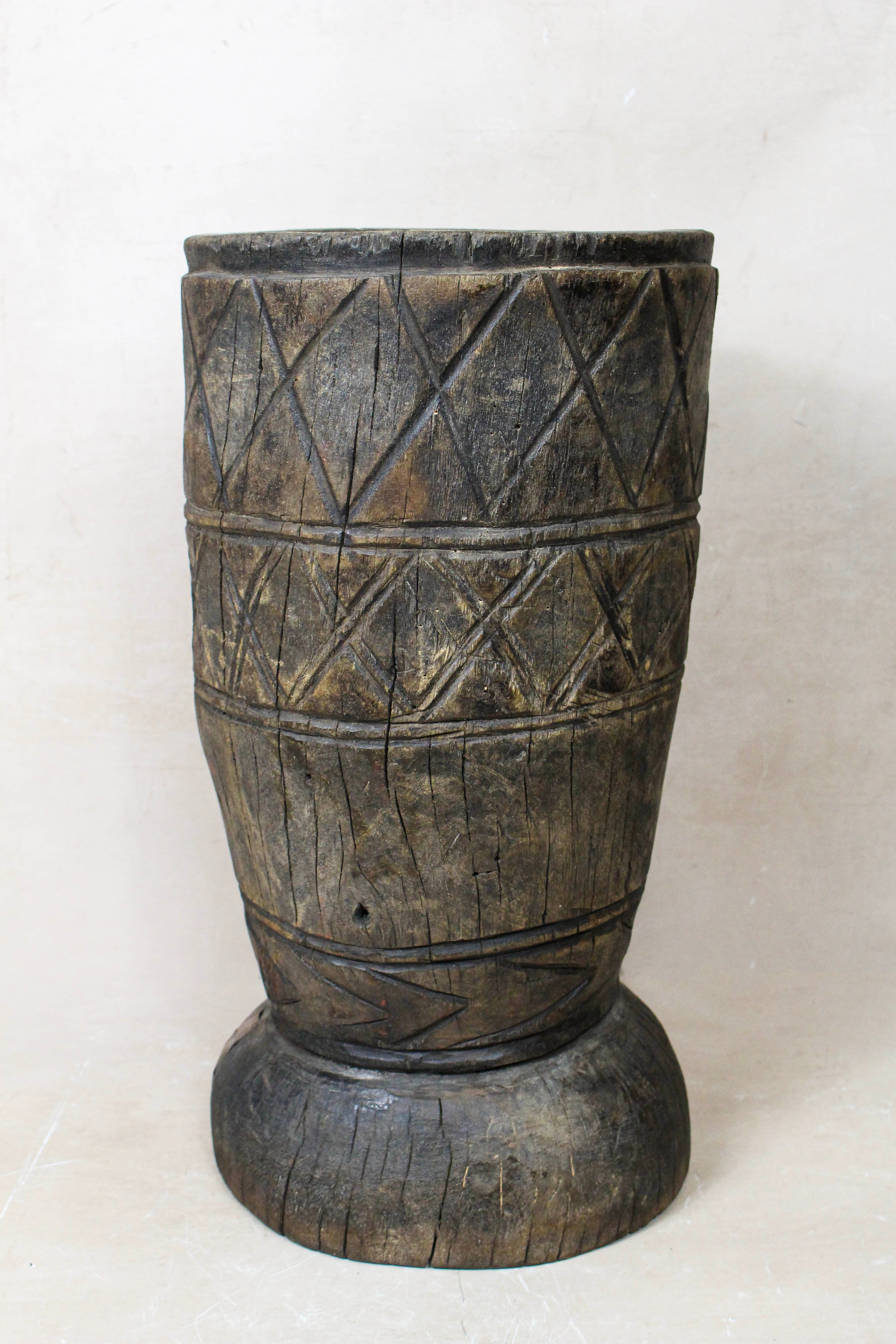 African Grain Stomper Table / Planter - 155.15
