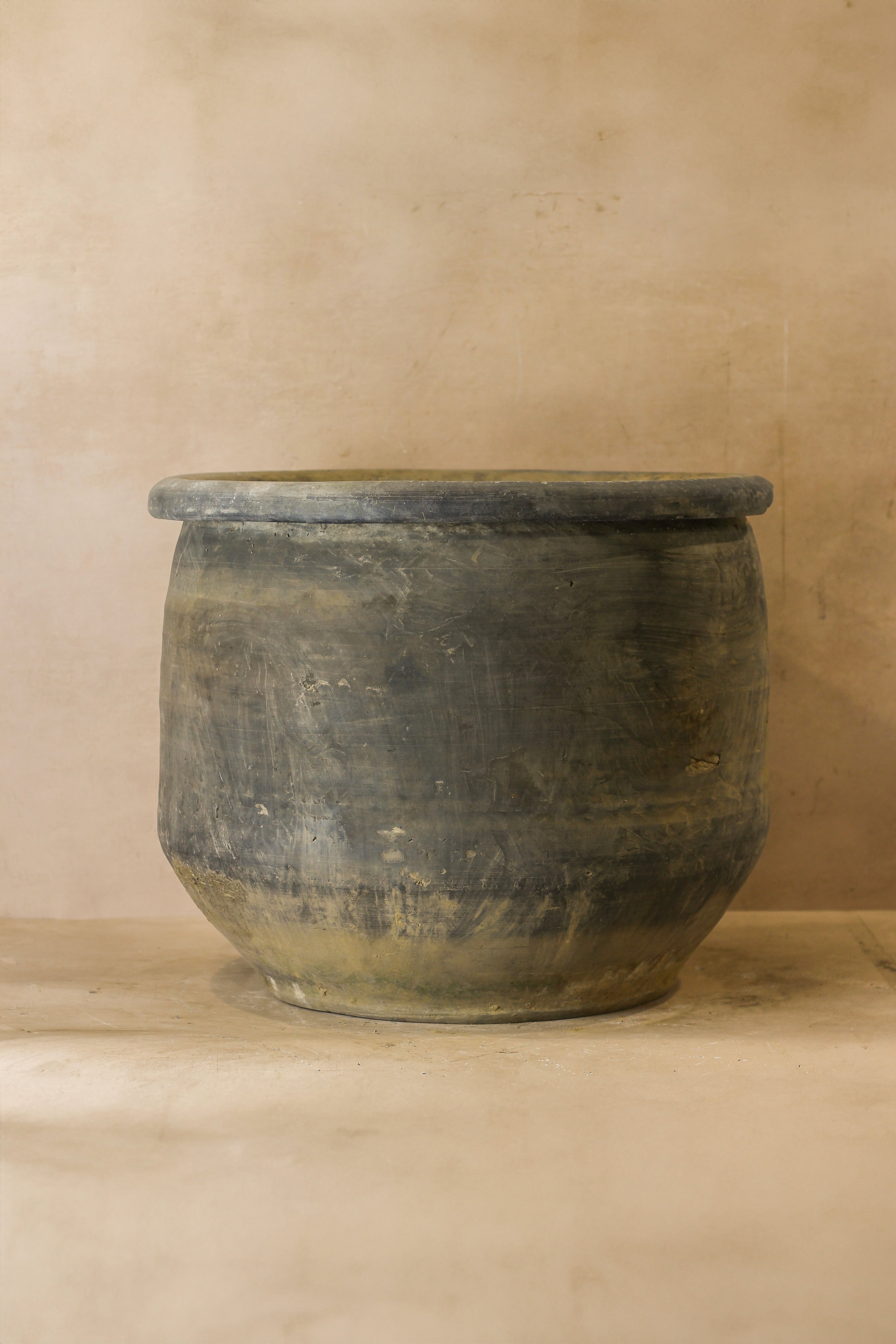 Big Old Grey Asian Pot - L011