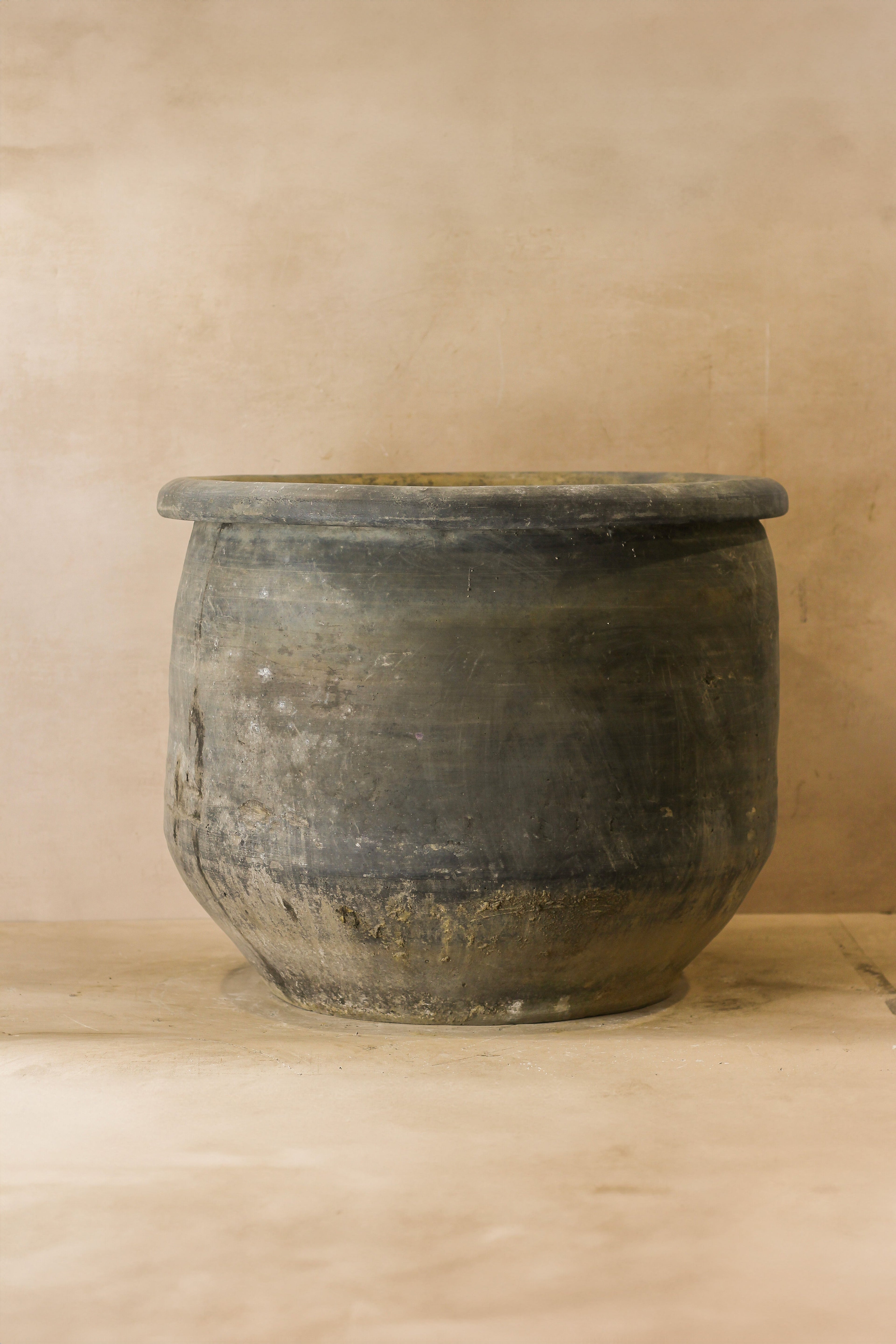 Big Old Grey Asian Pot - L011