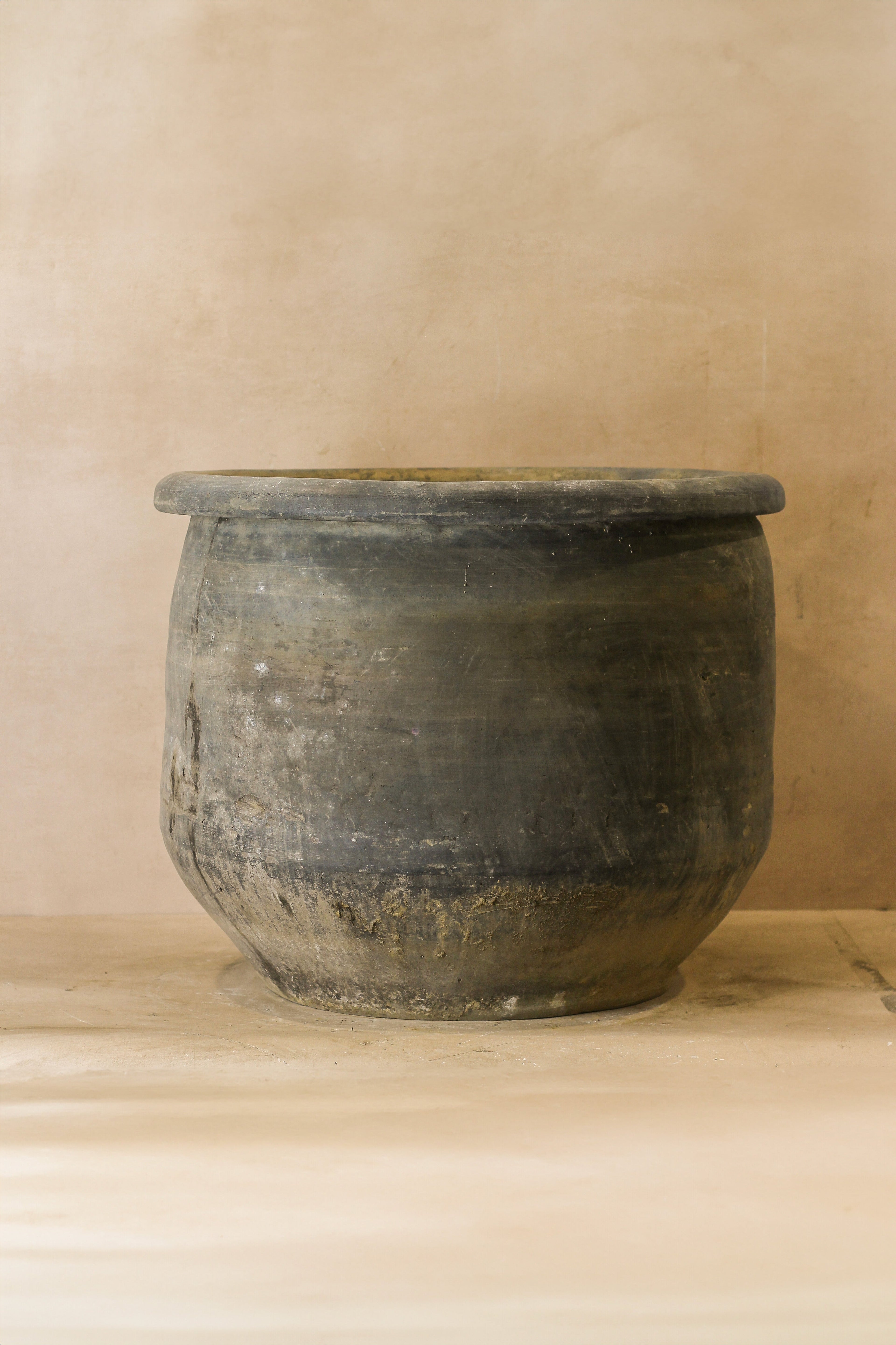 Big Old Grey Asian Pot - L011