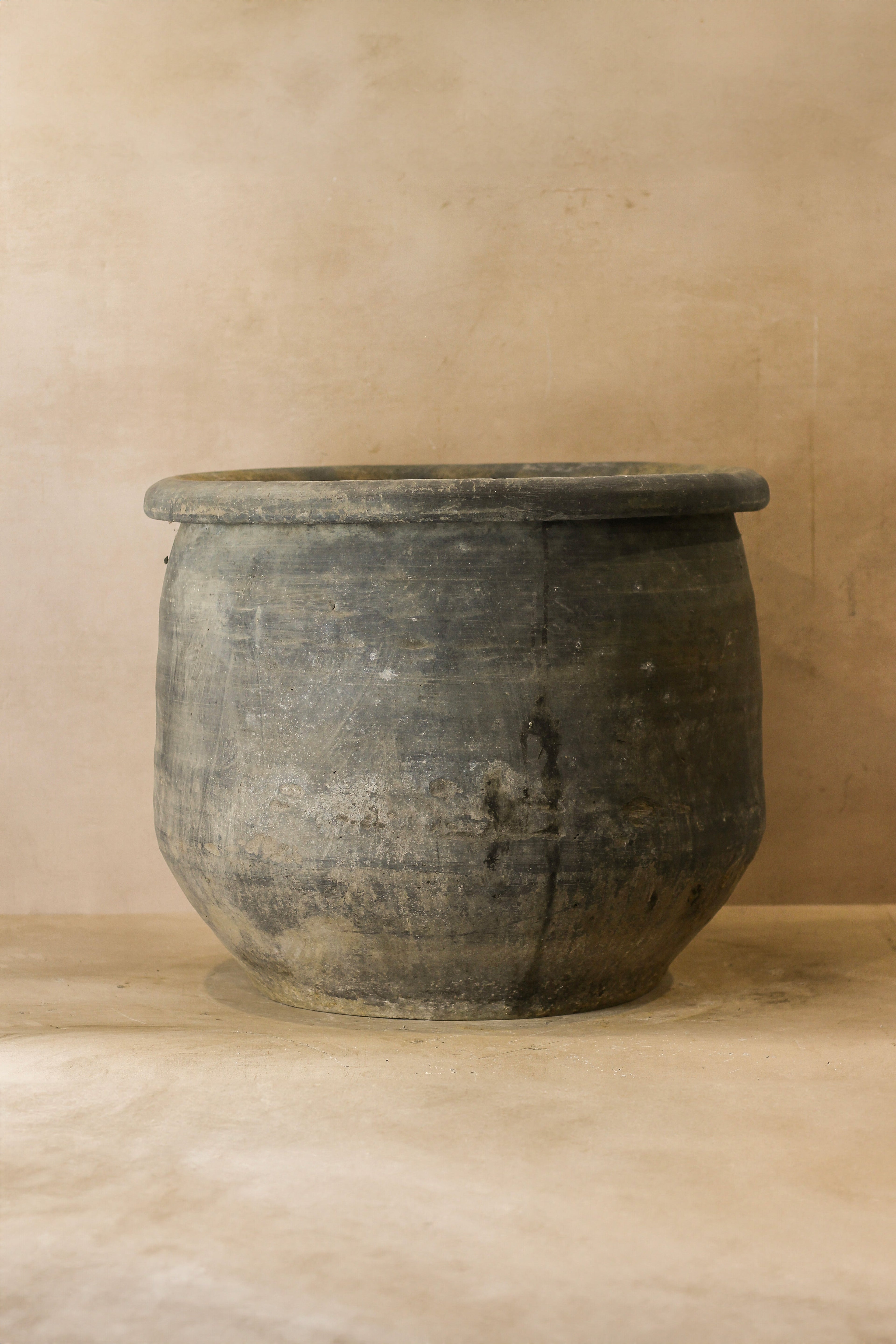 Big Old Grey Asian Pot - L011