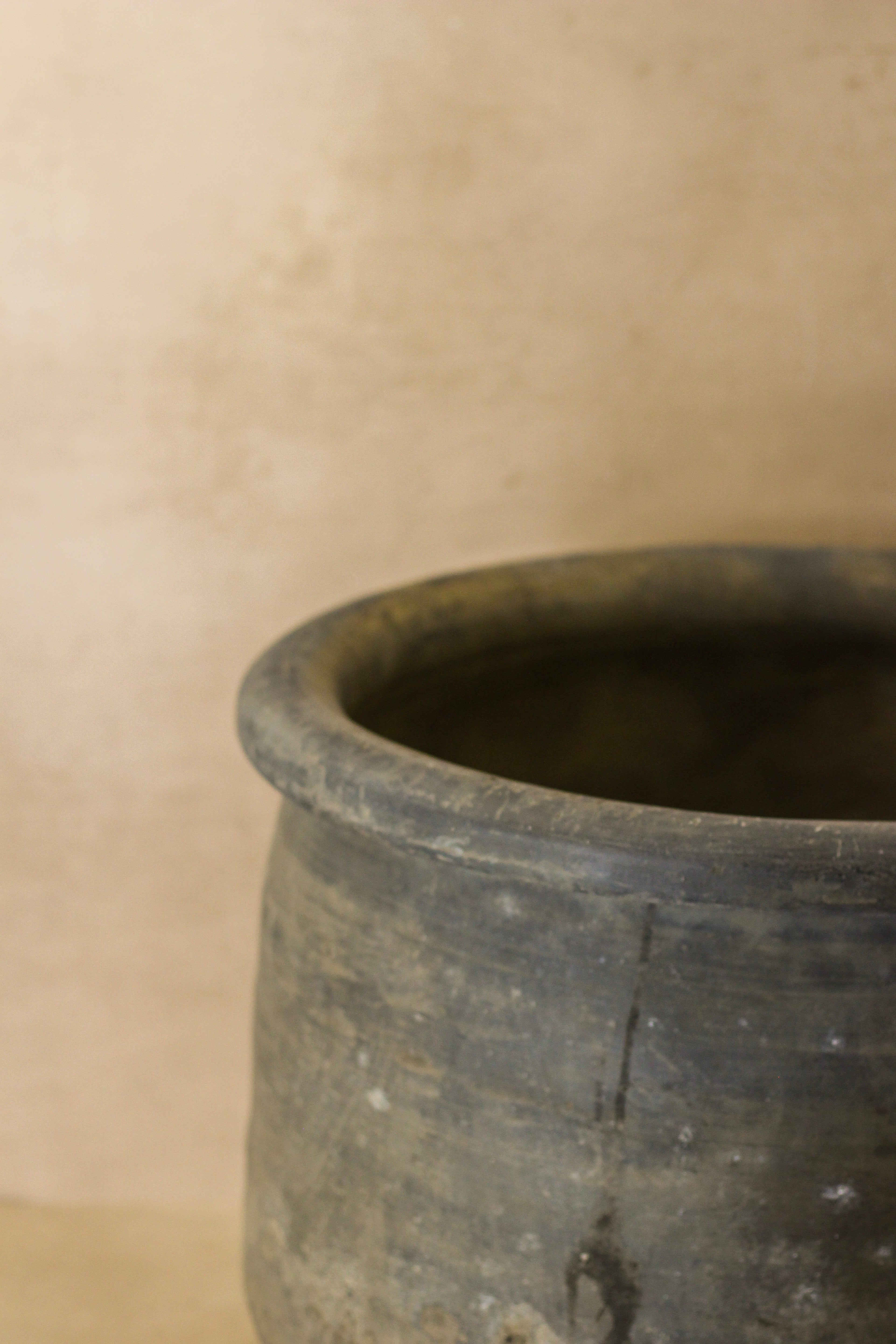 Big Old Grey Asian Pot - L011