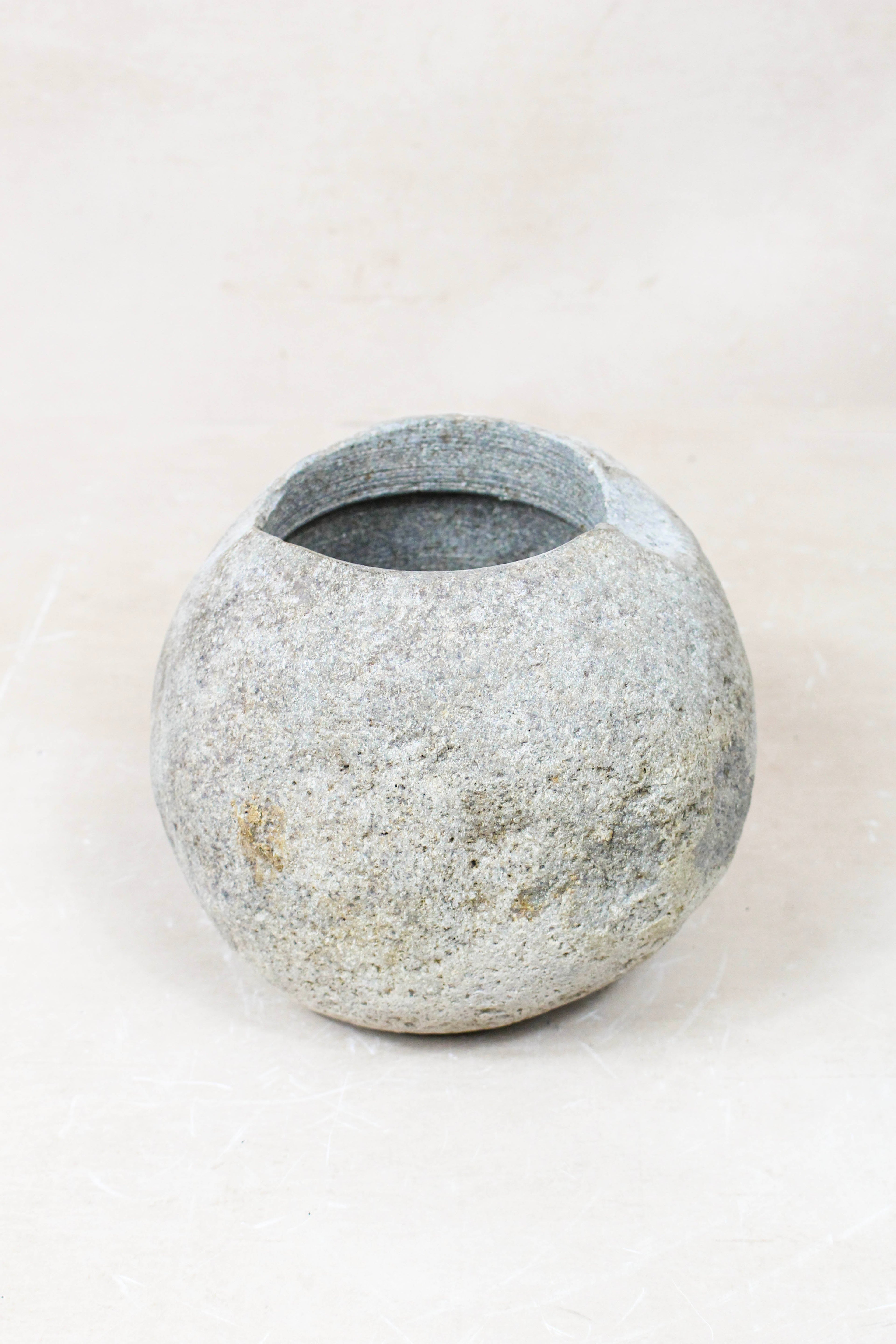 River Stone Planter Pot 22.5