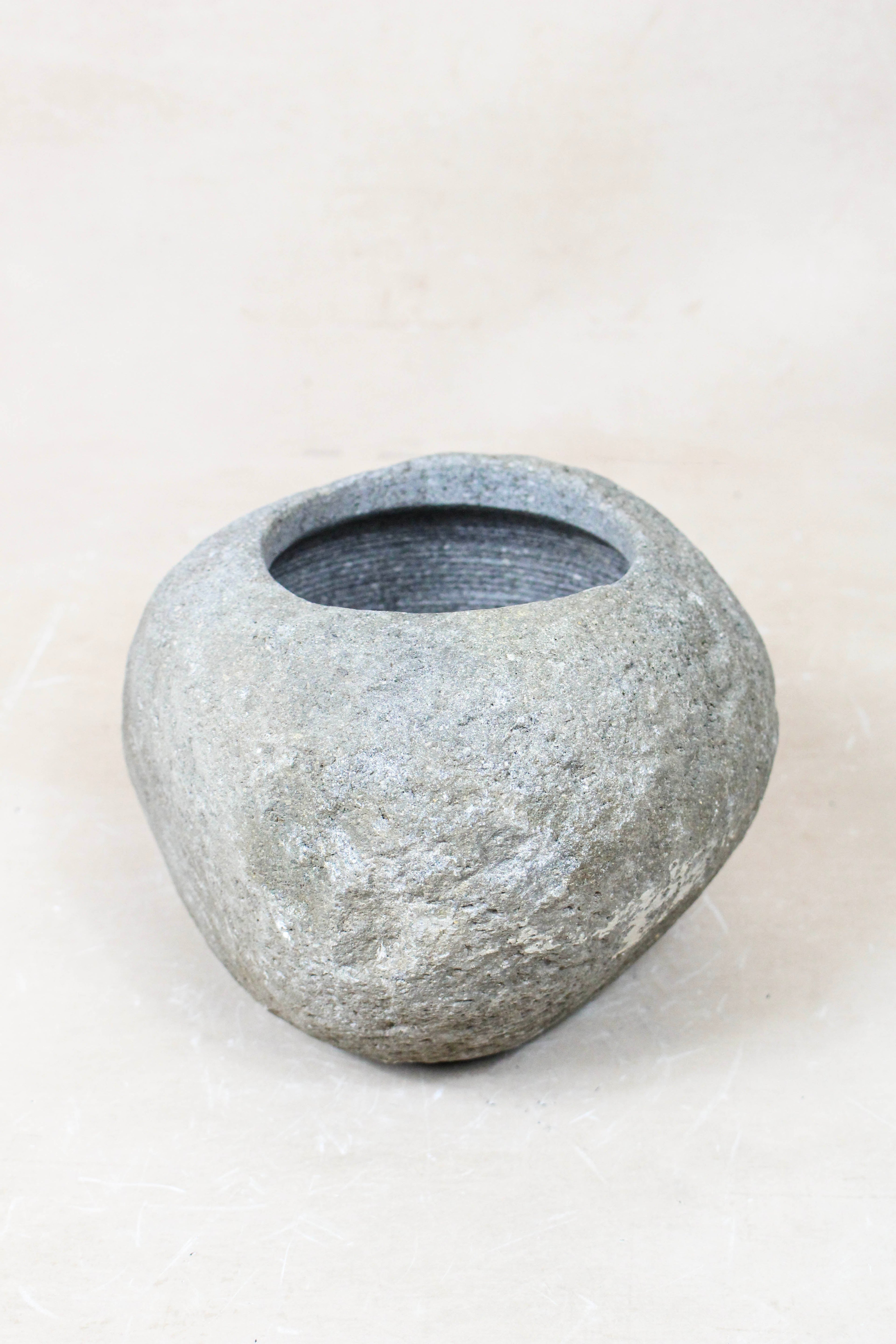 River Stone Planter Pot 22.6